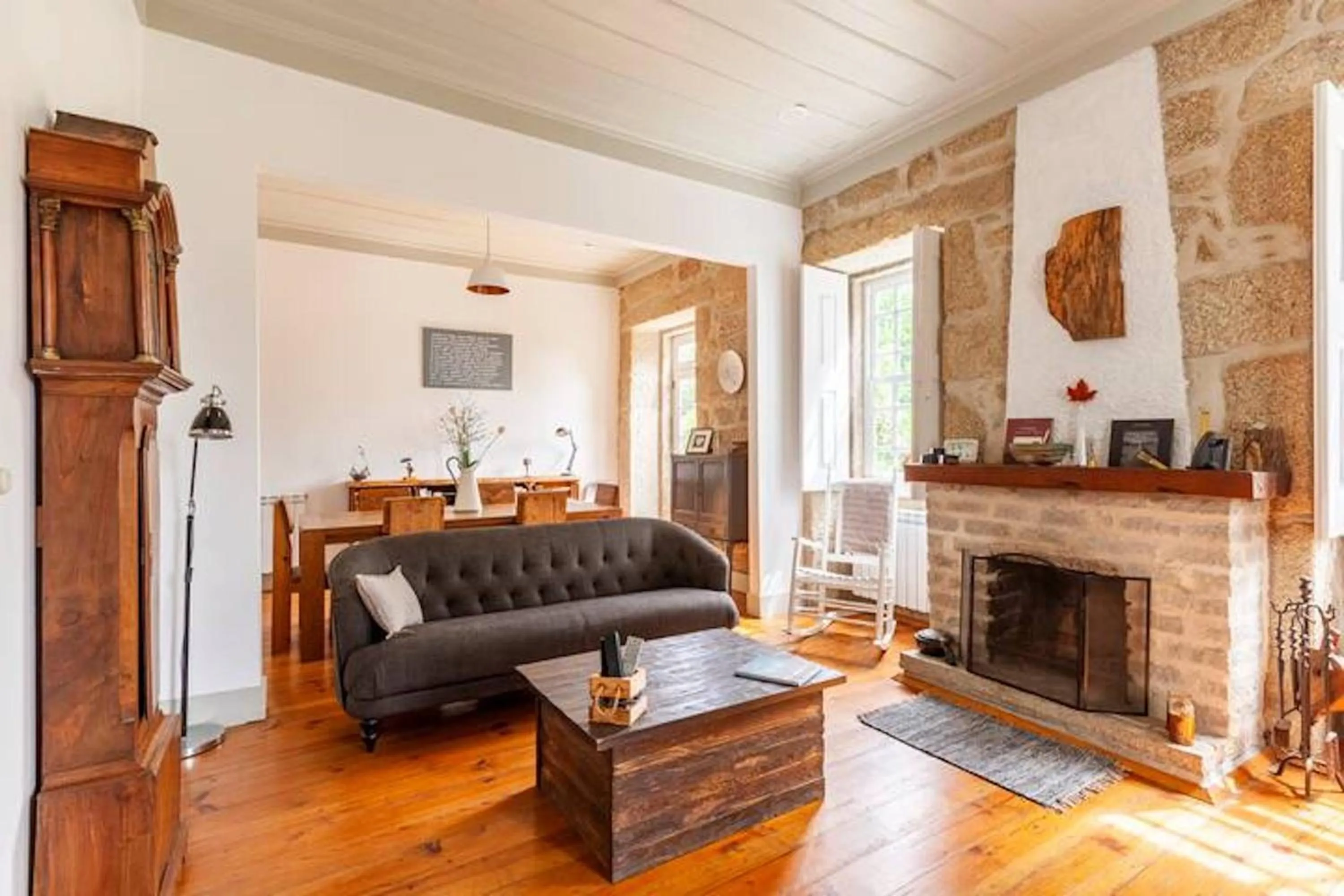 Communal lounge/ TV room in Casa do Cabeço