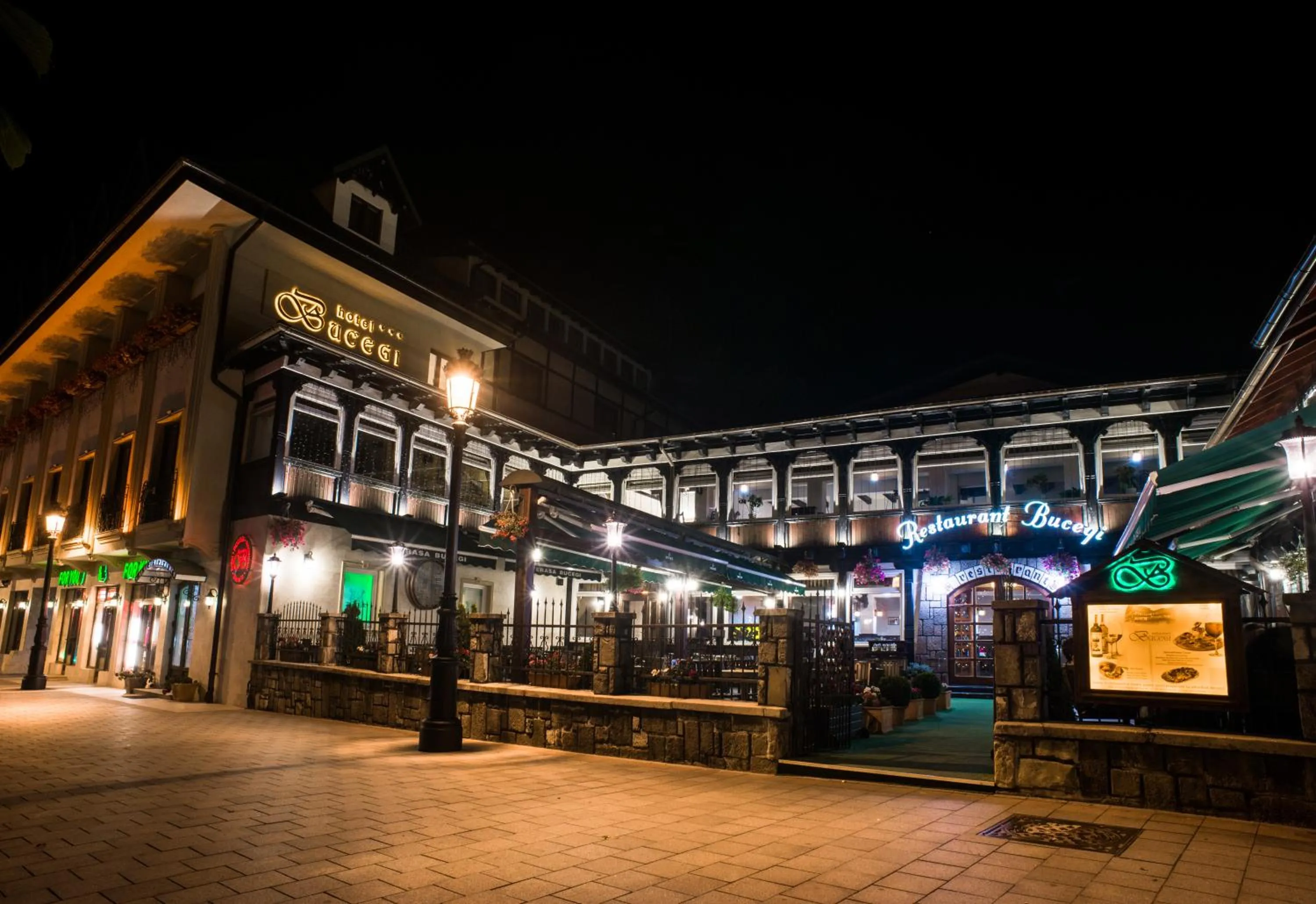 Facade/entrance in Hotel Bucegi