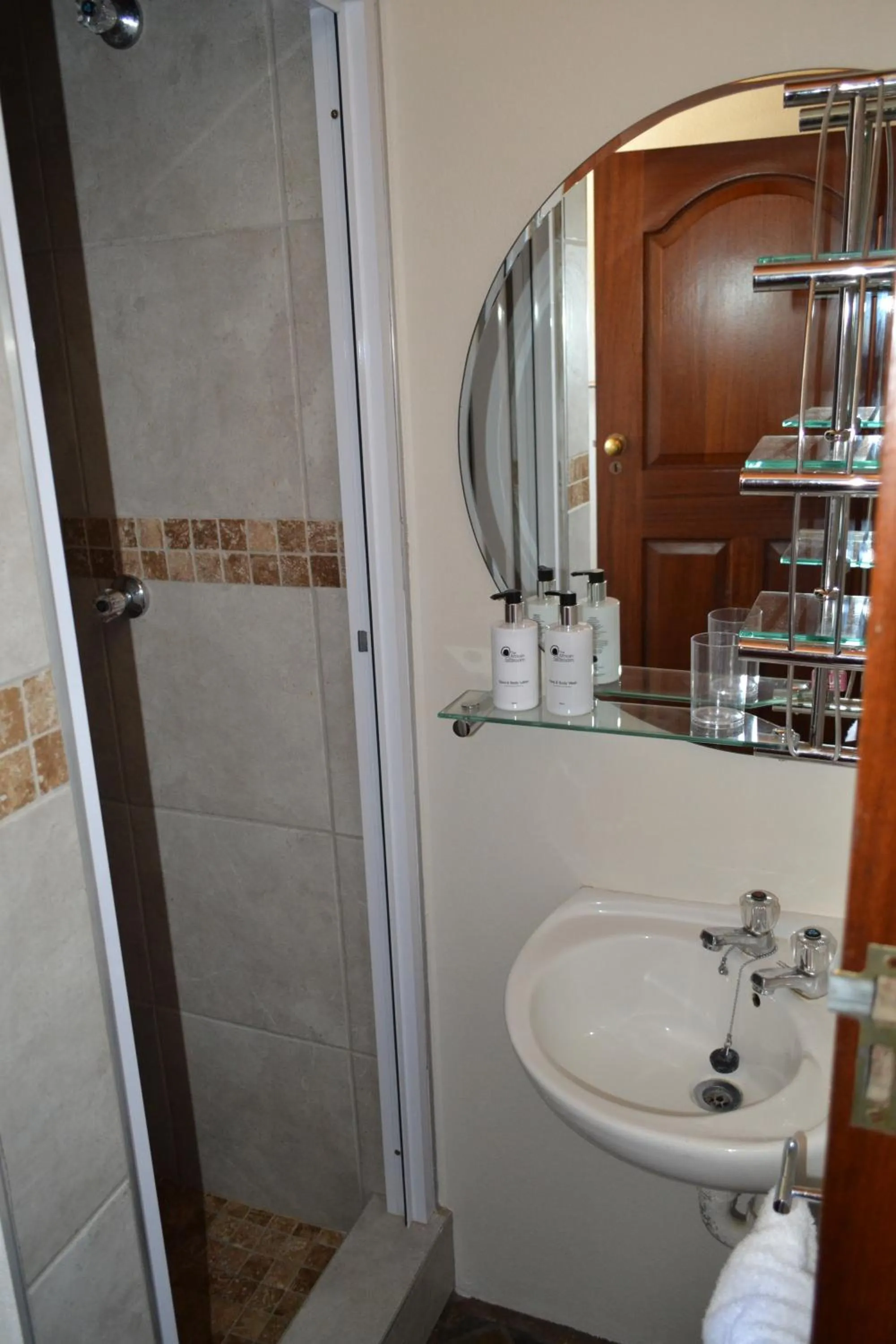 Shower in Blue Sea Guest House