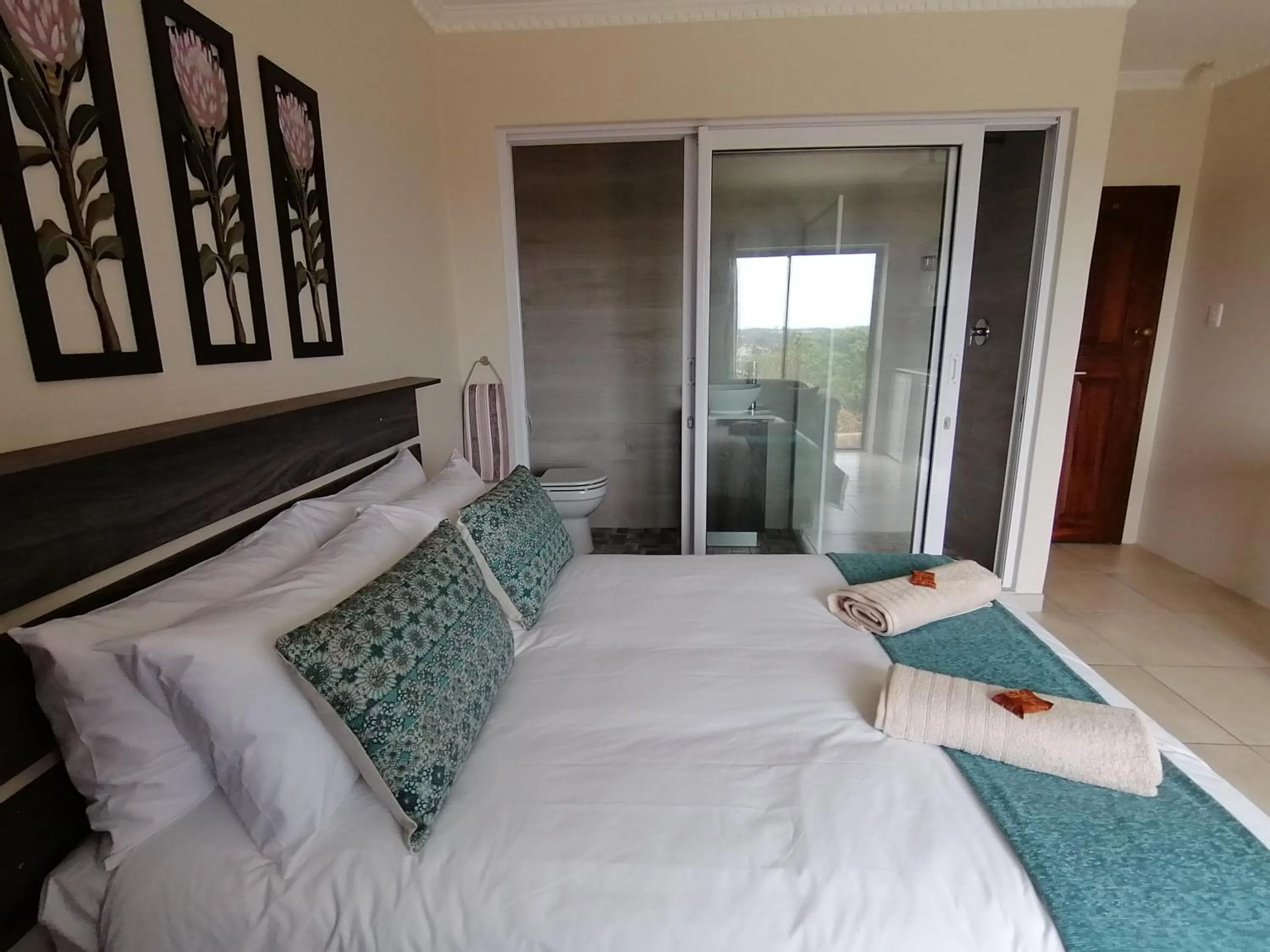 Bed in Blue Sea Guest House