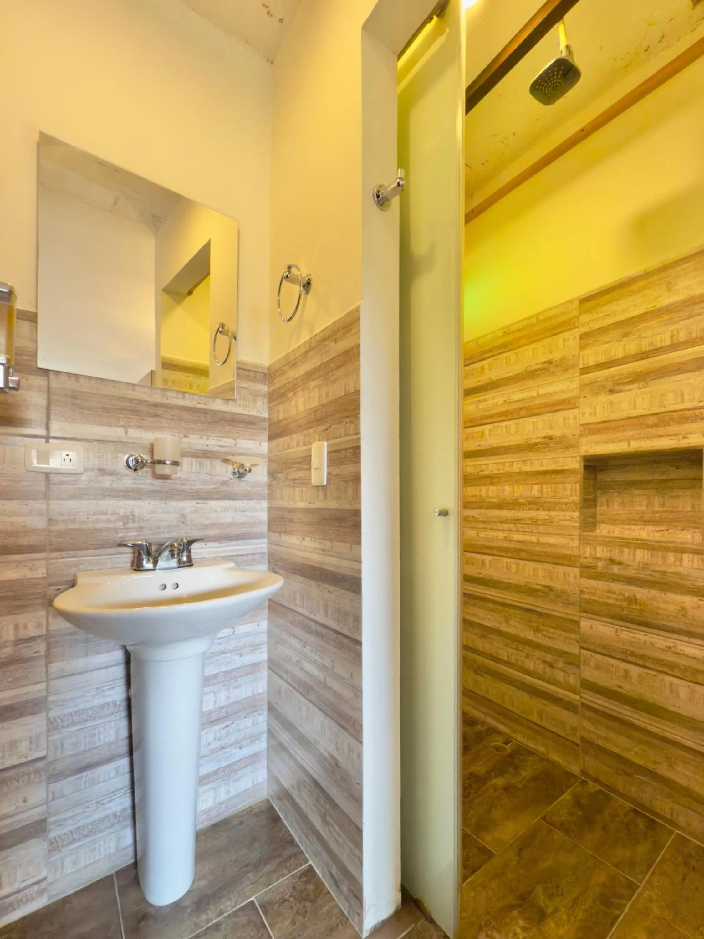 Shower in Santiago DC Hotel