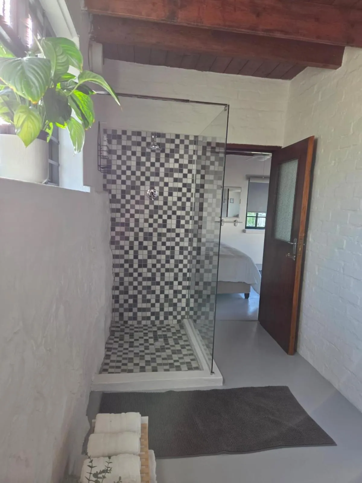 Shower in Montagu Koo Karoo