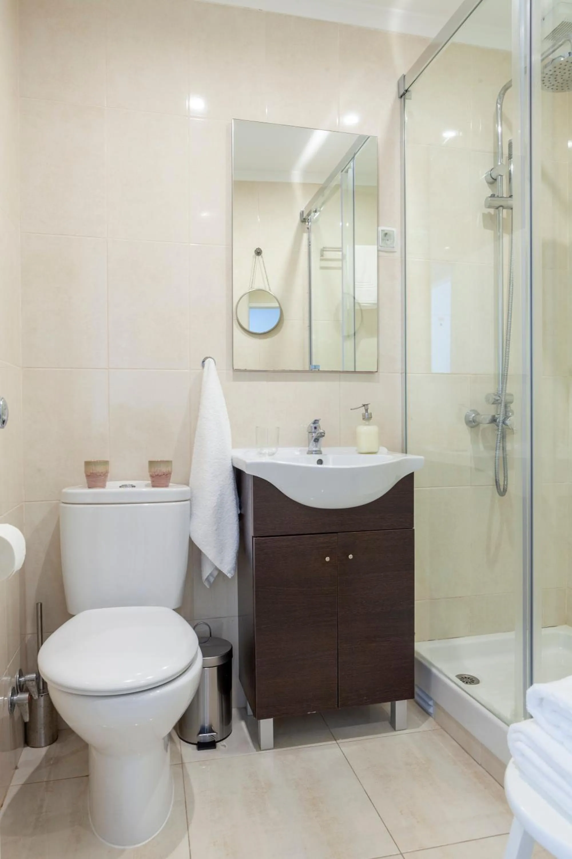 Alfama Amazing Scenic River and City View Charming apartment With 2 bedrooms and AC 19th Century Building