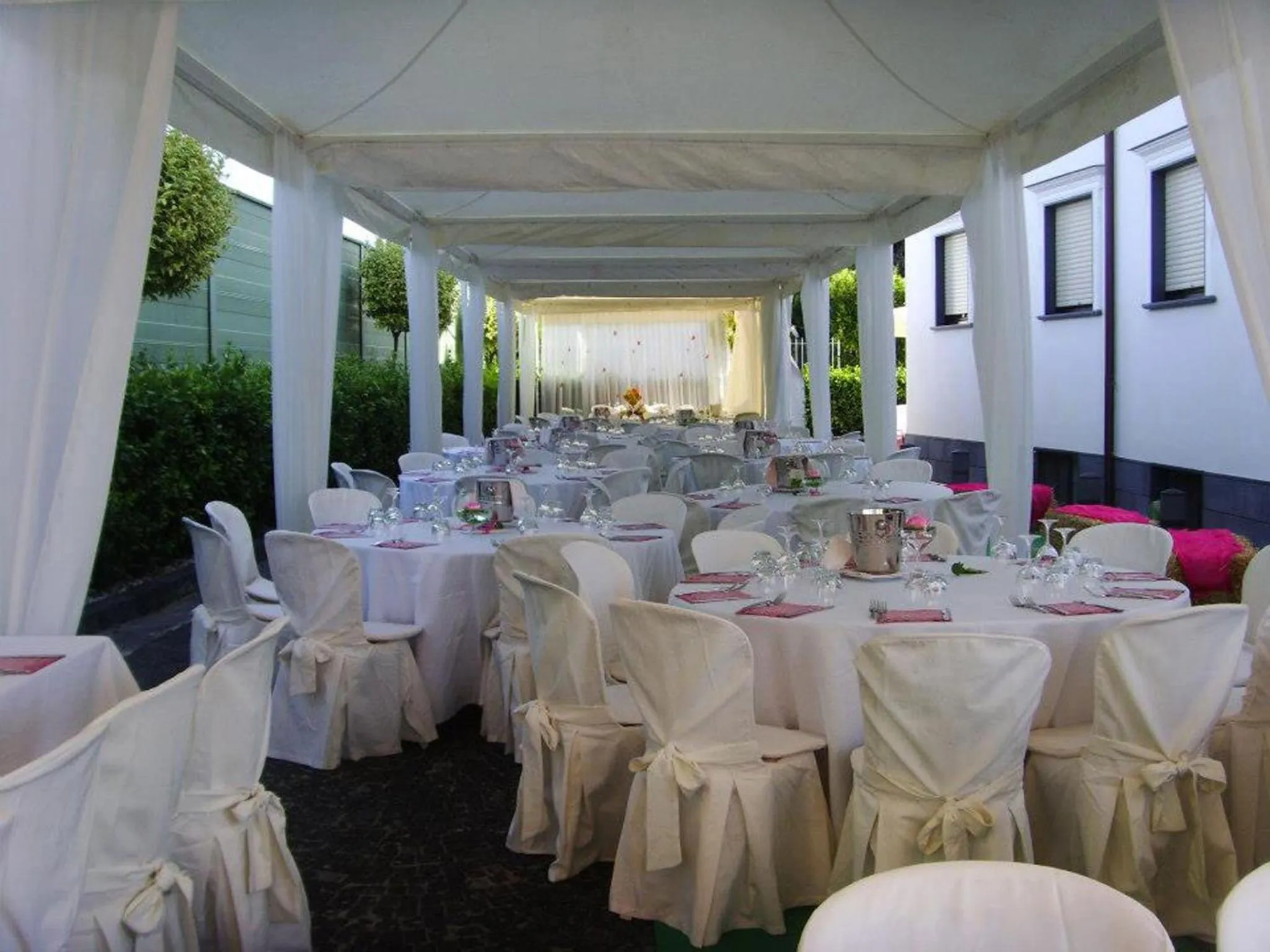 Restaurant/places to eat in Costa Hotel