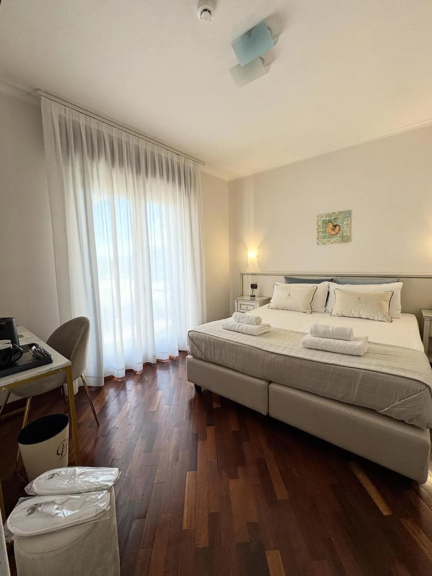 Bedroom, Bed in Costa Hotel