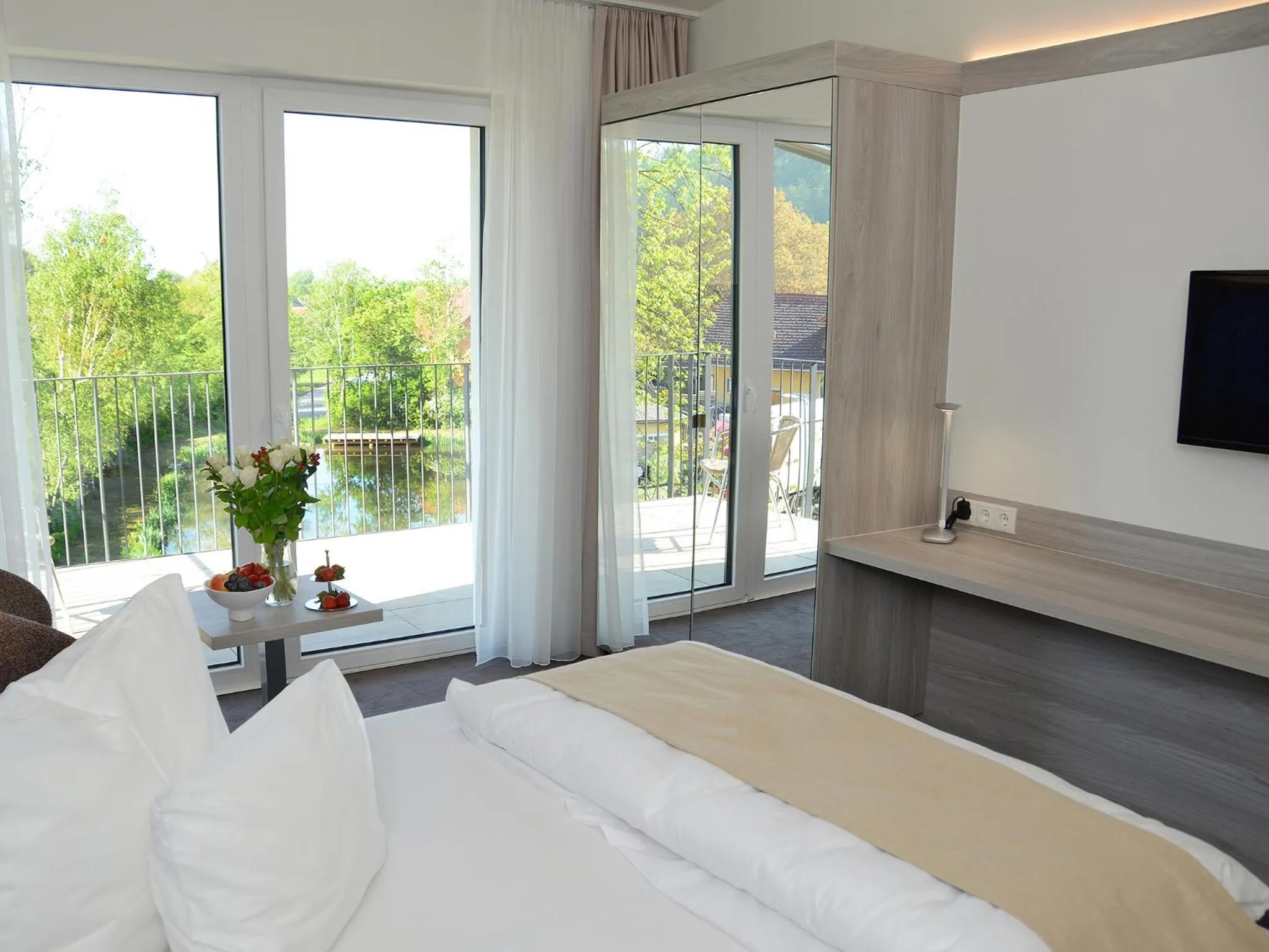 Photo of the whole room, Bed in Green Business Hotel am Mühlengrund Graz
