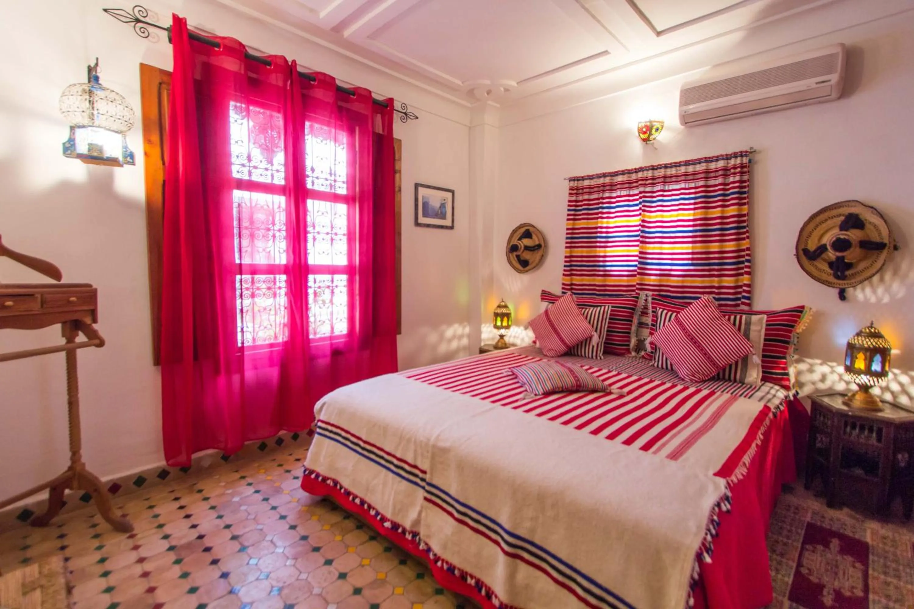 Decorative detail, Bed in Riad Dar Skalli & SPA