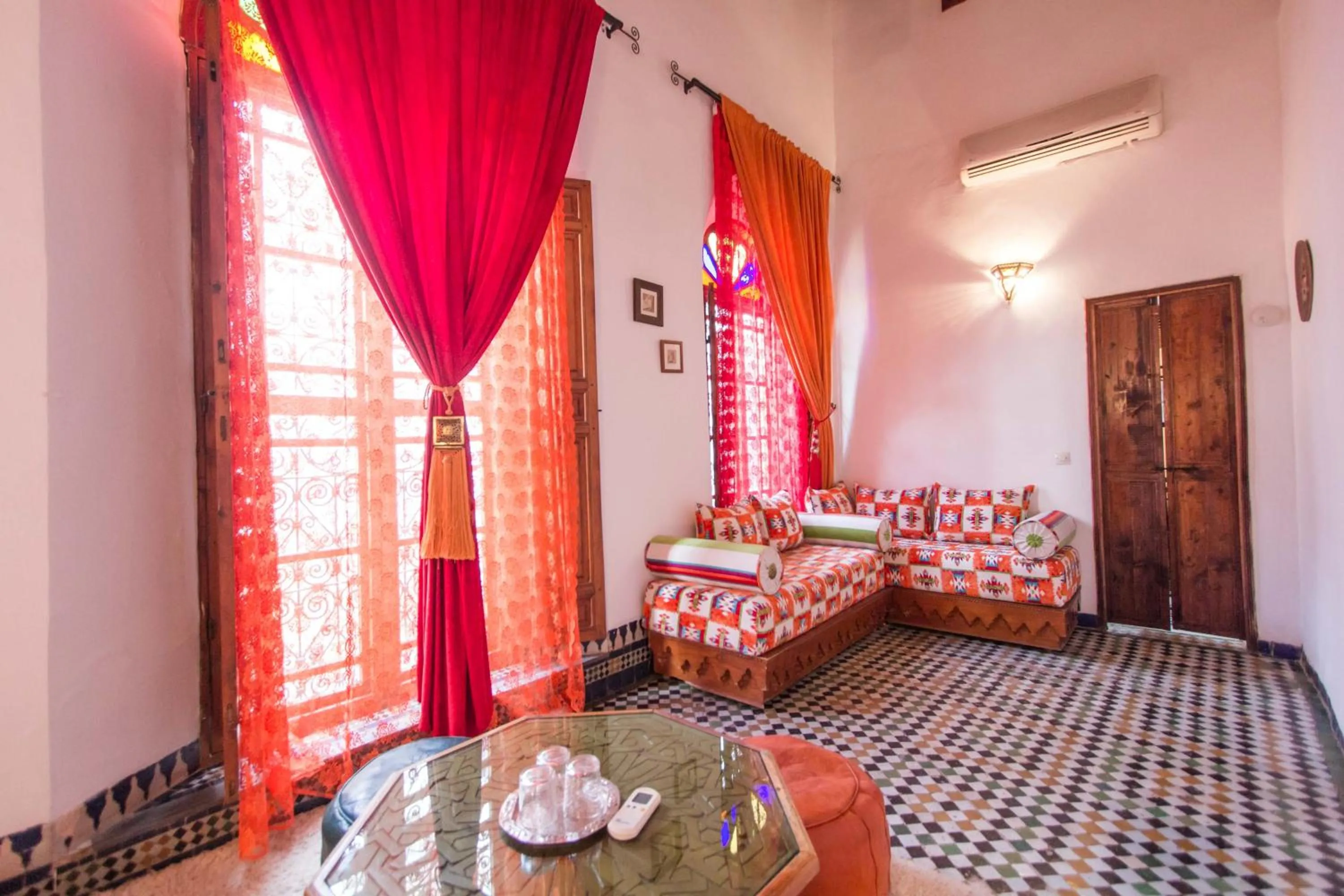 Decorative detail, Bed in Riad Dar Skalli & SPA