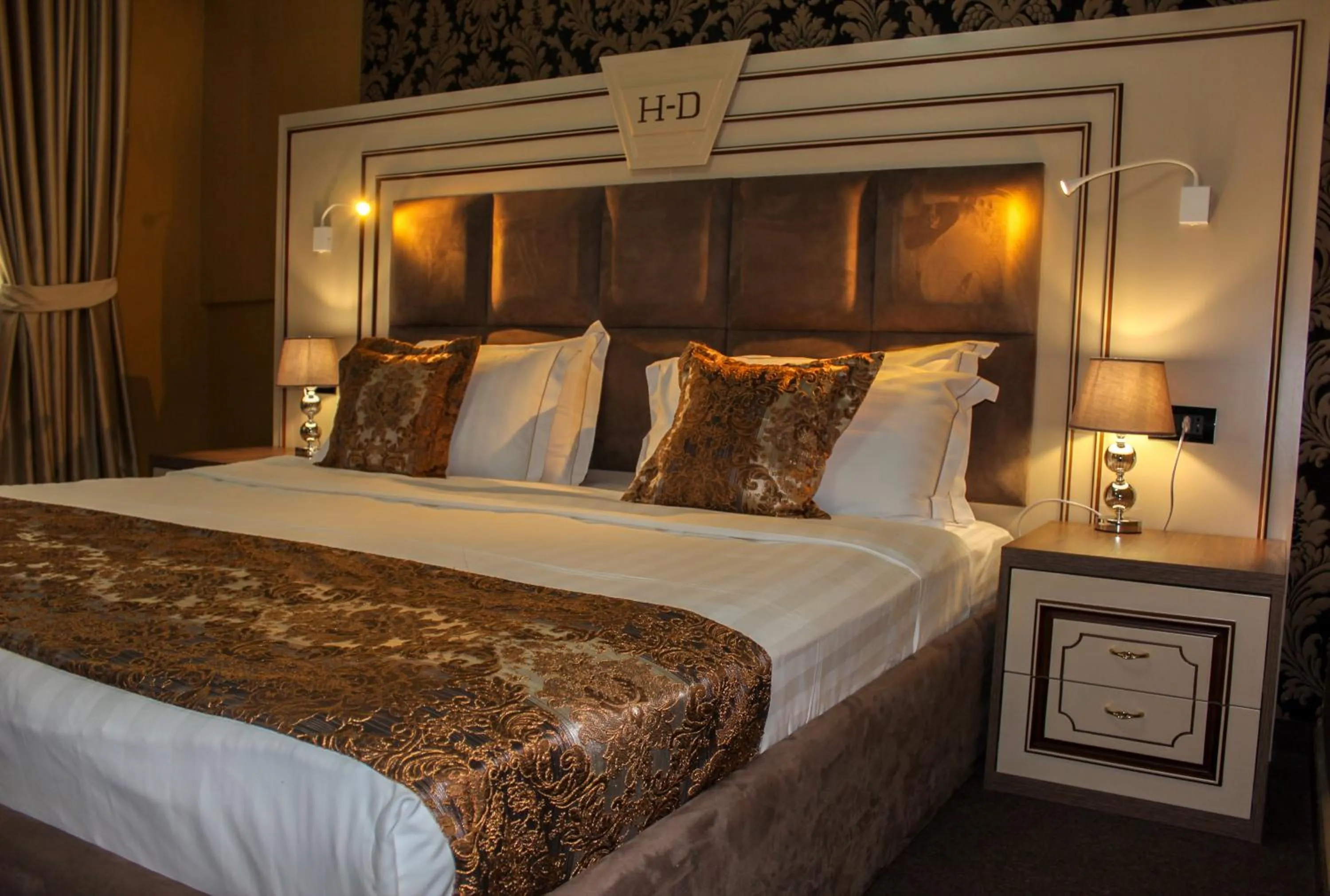 Photo of the whole room, Bed in Hotel Deluxe