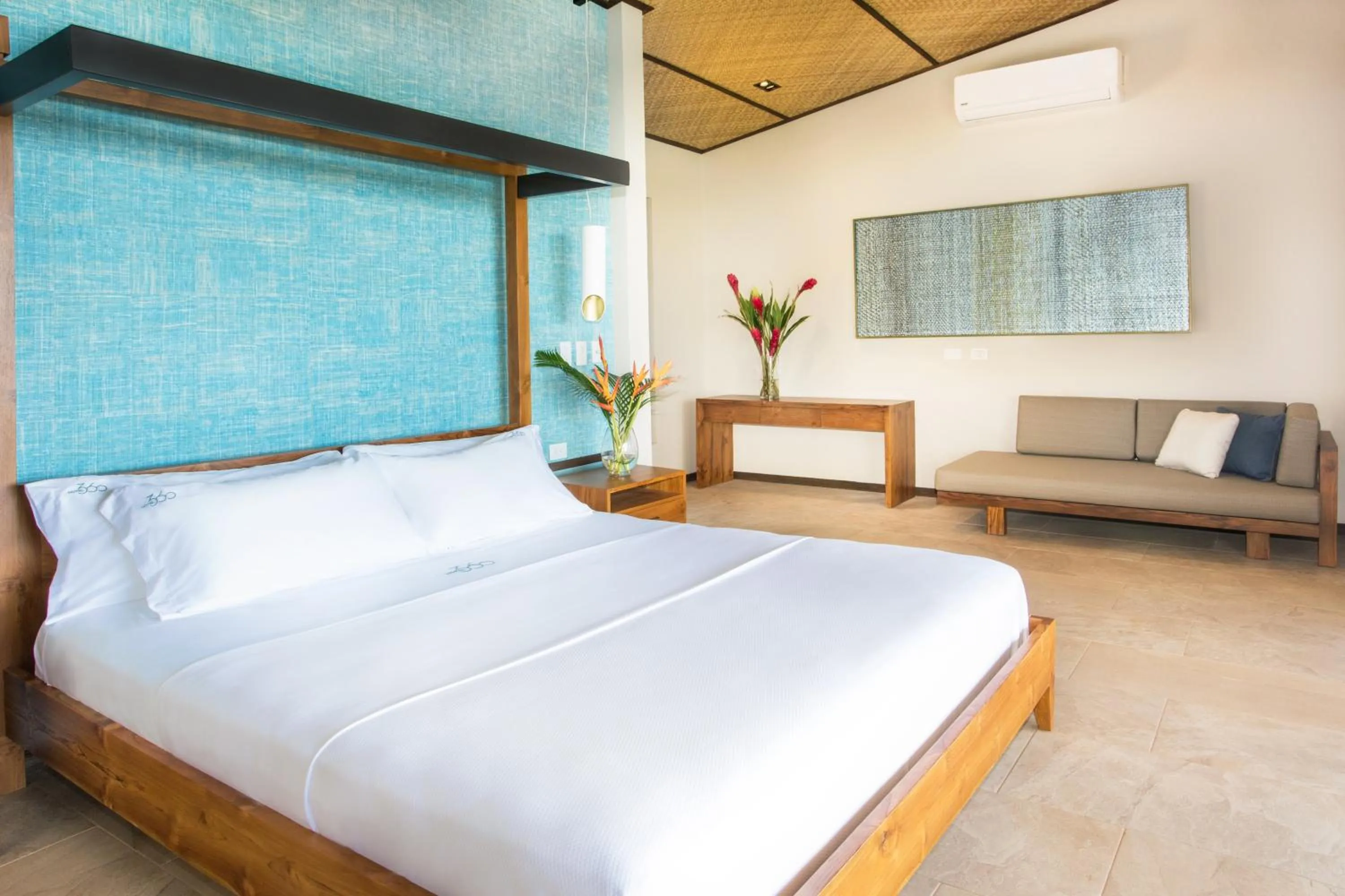 Bed in Hotel Three Sixty - Adults Only