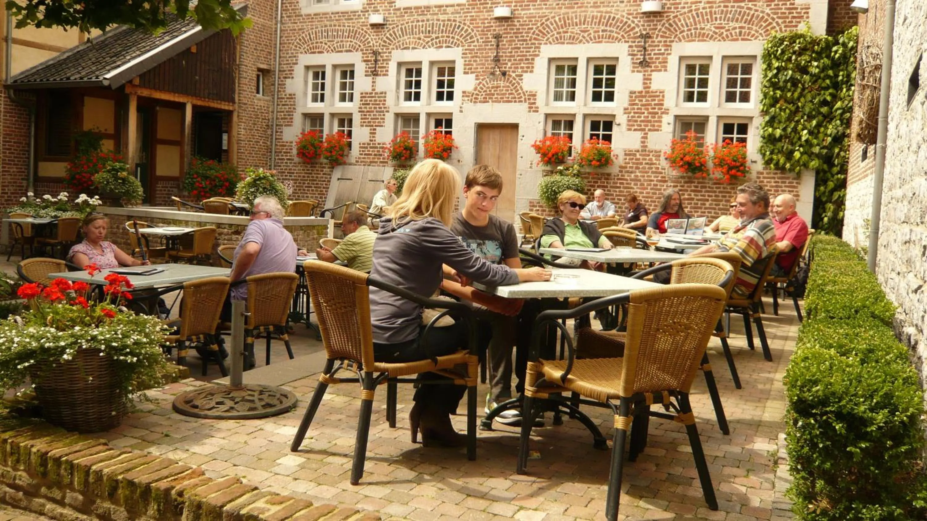 People in Blanckthys Hotel Voeren