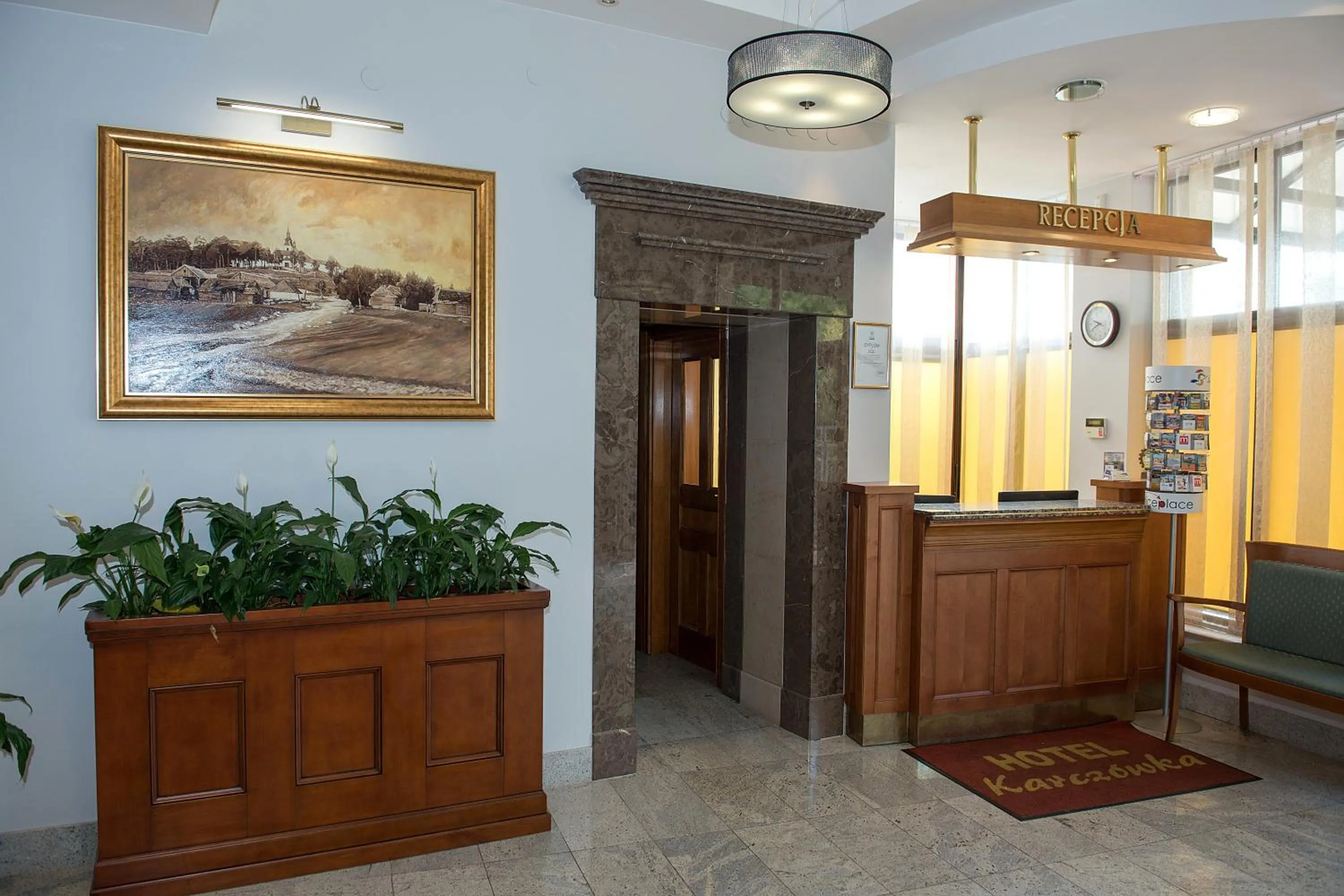 Lobby or reception in Hotel Karczówka