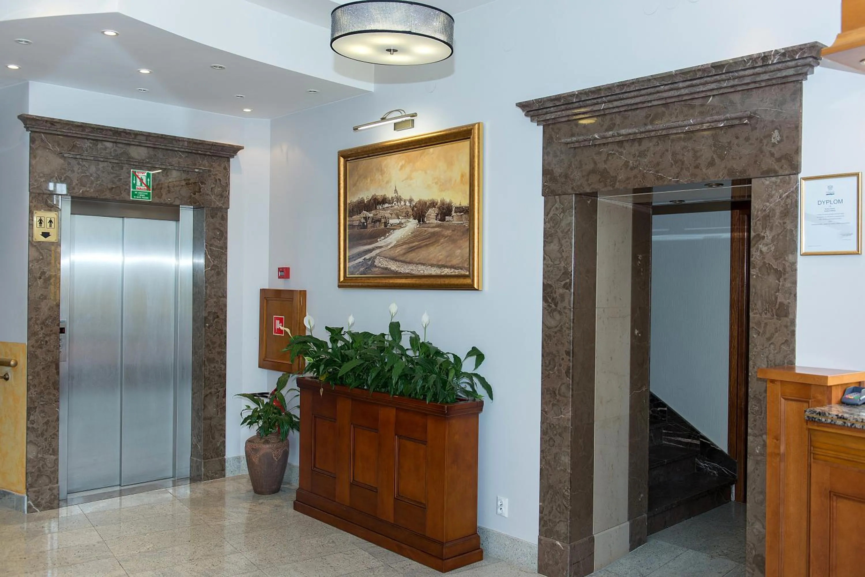 Lobby or reception in Hotel Karczówka