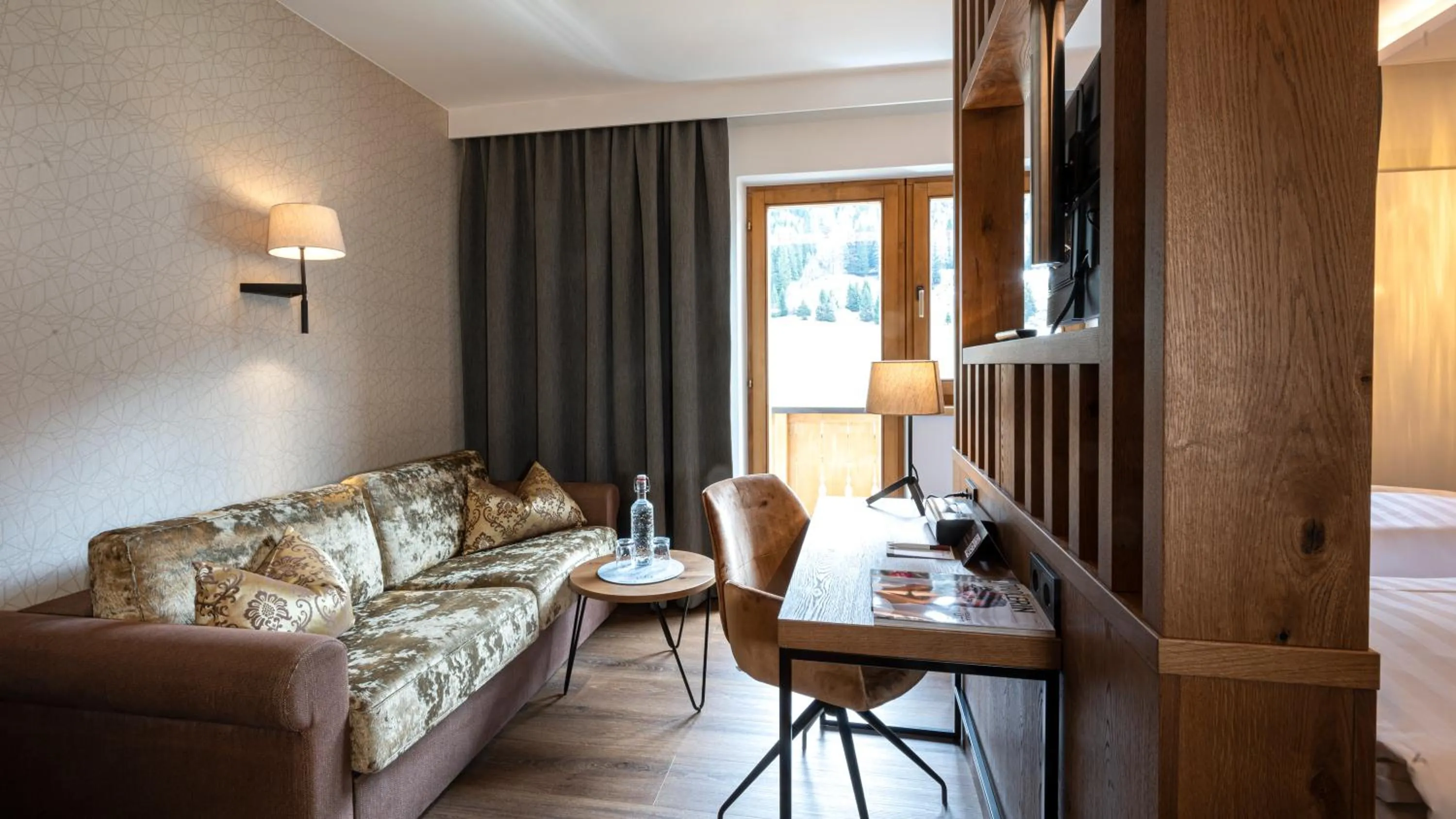 Seating area, Bed in Belavita B&B