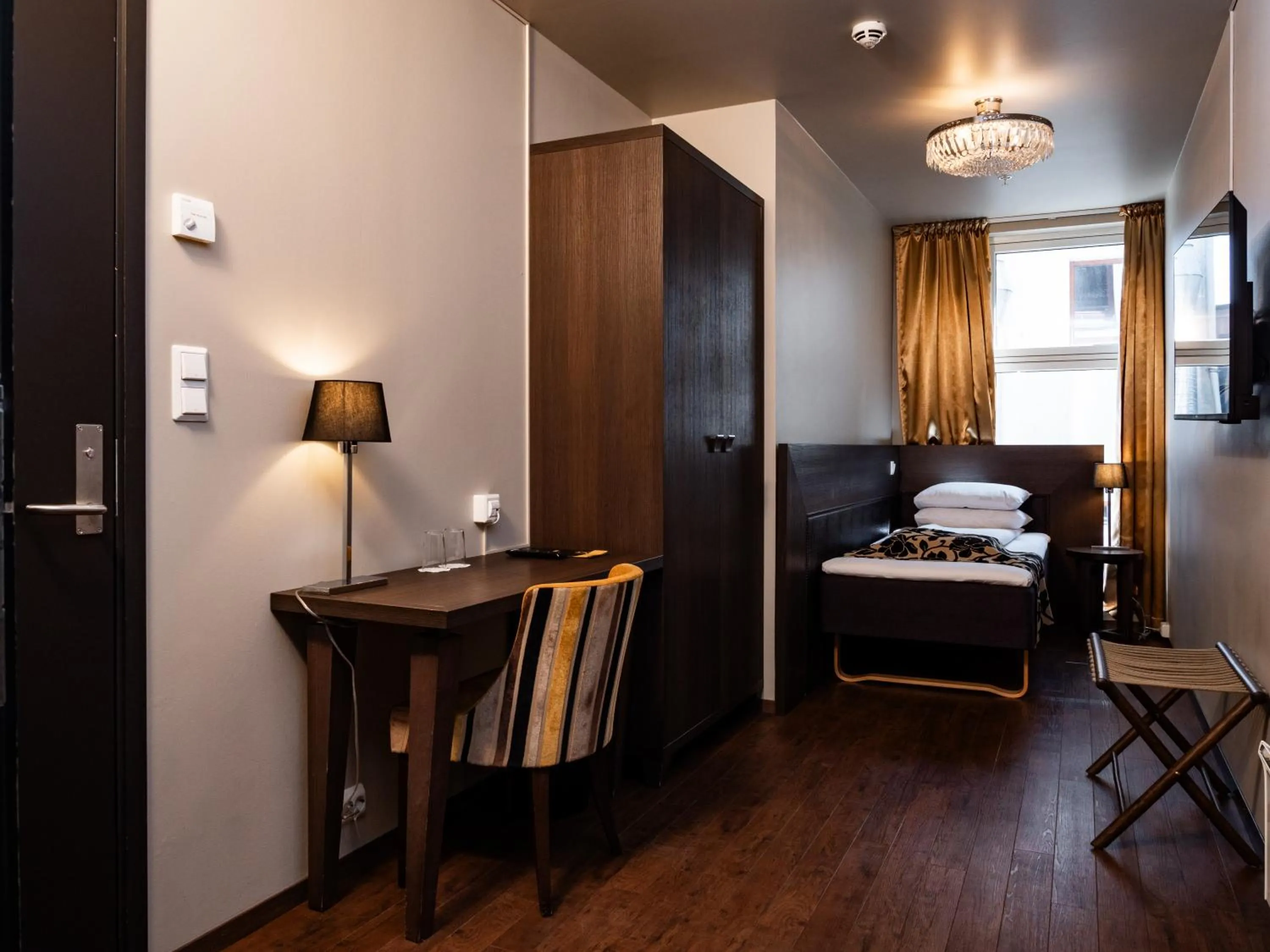 Bedroom in Banken Hotel