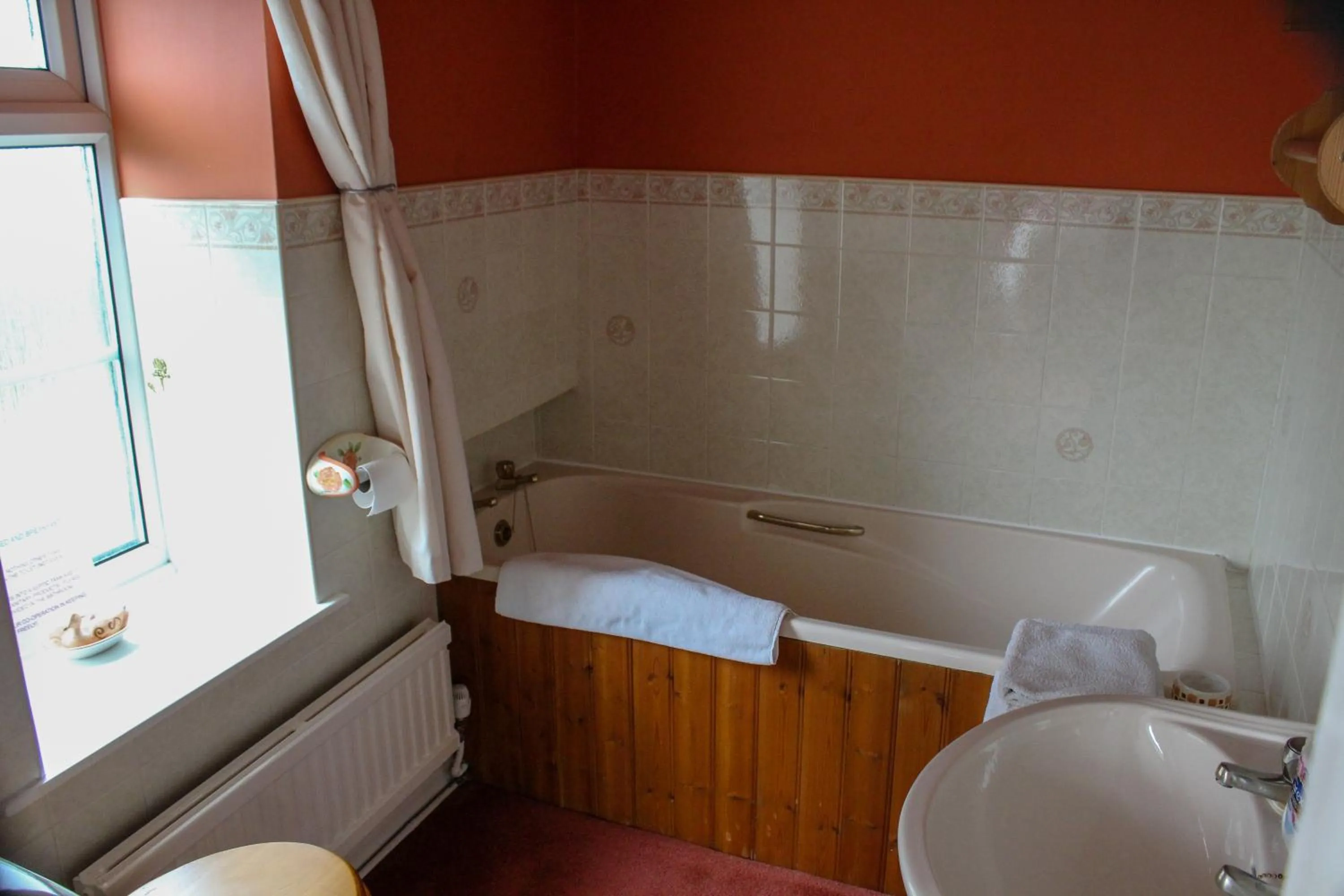 Bathroom in Brambling Fields B&B and Cottages