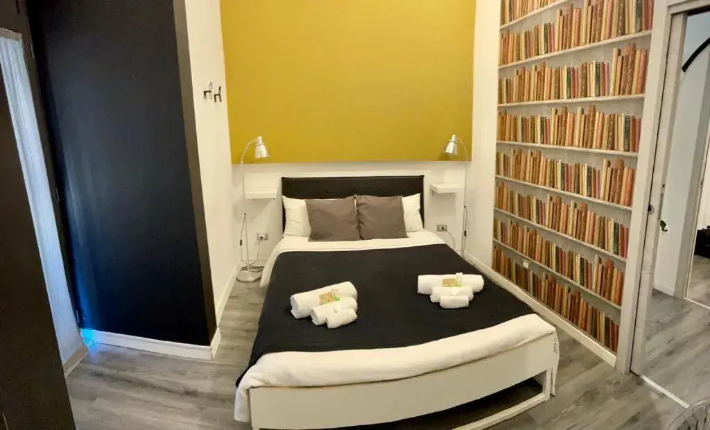 Double Room with Private External Bathroom in Minihomecatania Double Room with Private External Bathroom in Minihomecatania