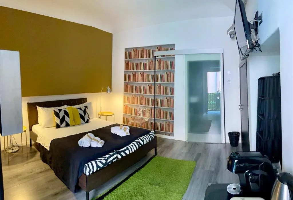 Bed in Minihomecatania