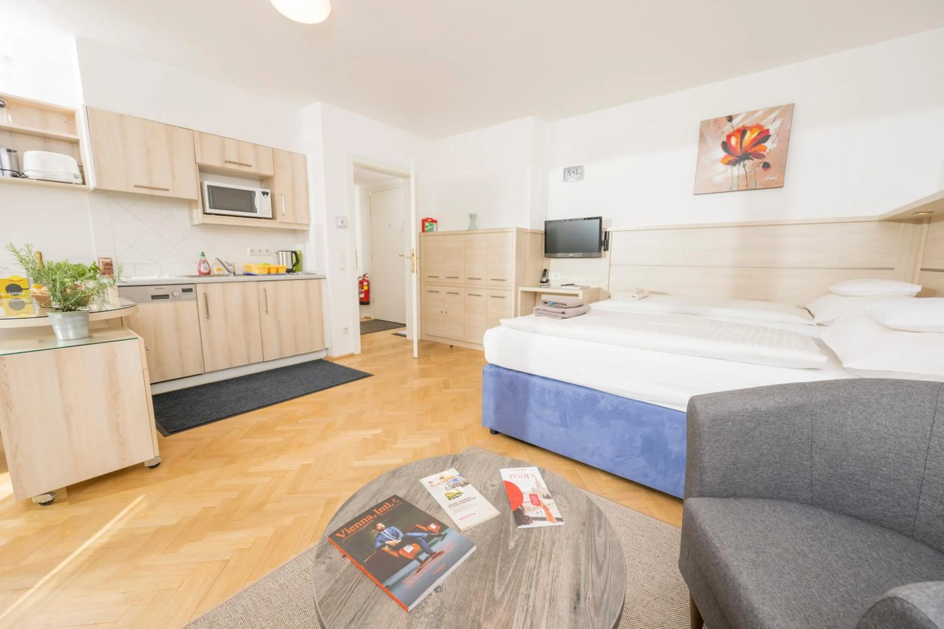 Photo of the whole room, Bed in Appartements Ferchergasse