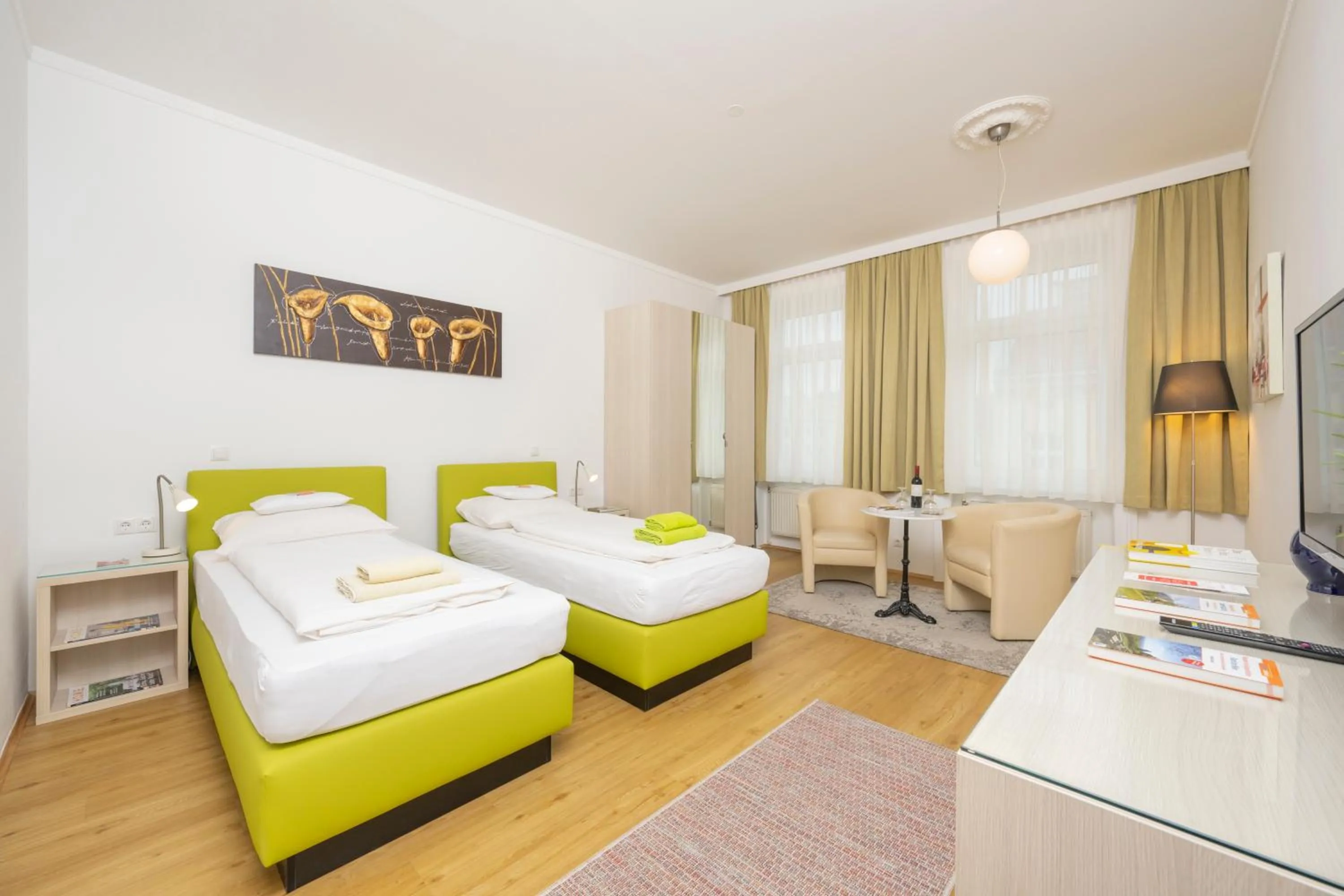 Photo of the whole room, Bed in Appartements Ferchergasse