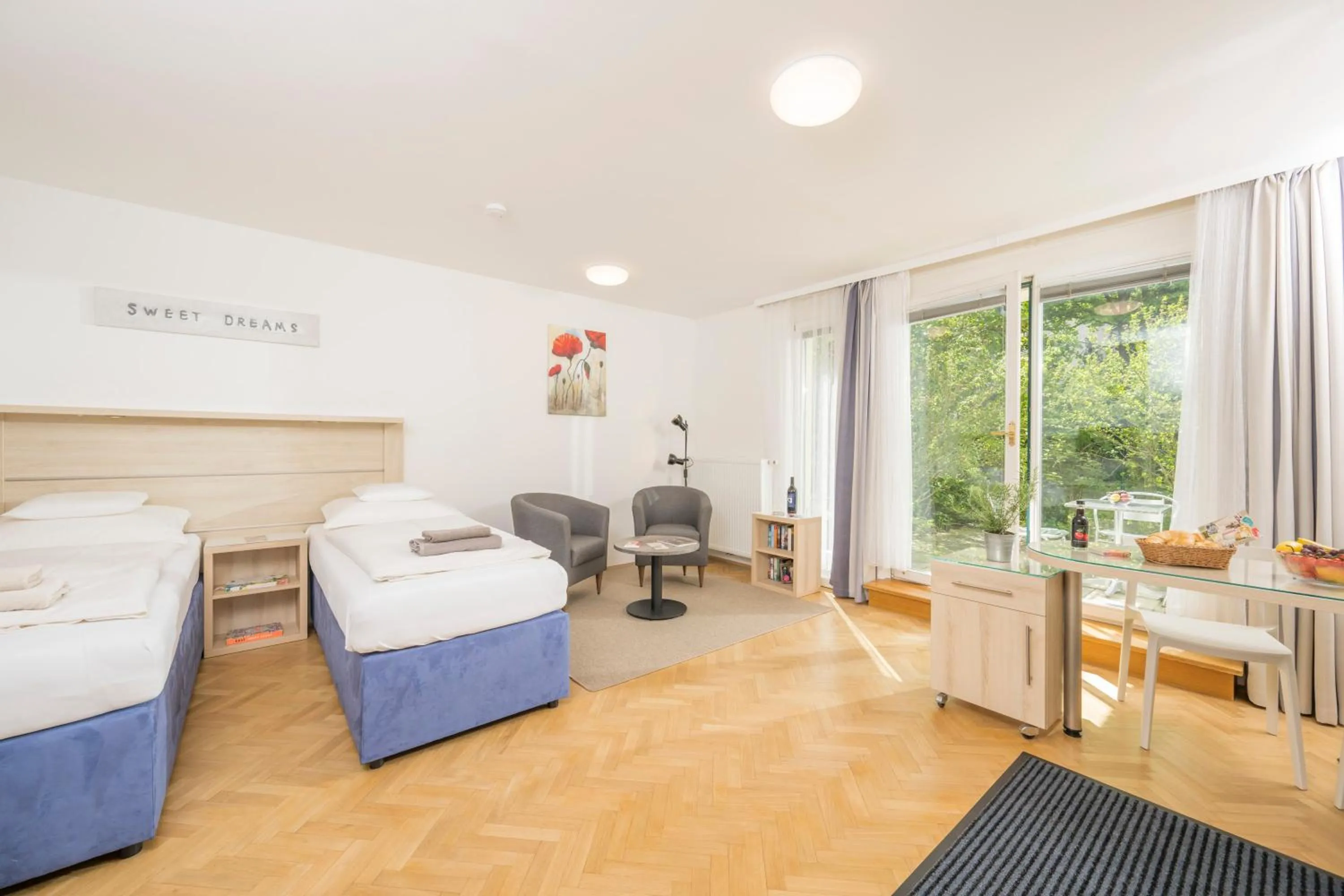 Photo of the whole room, Bed in Appartements Ferchergasse