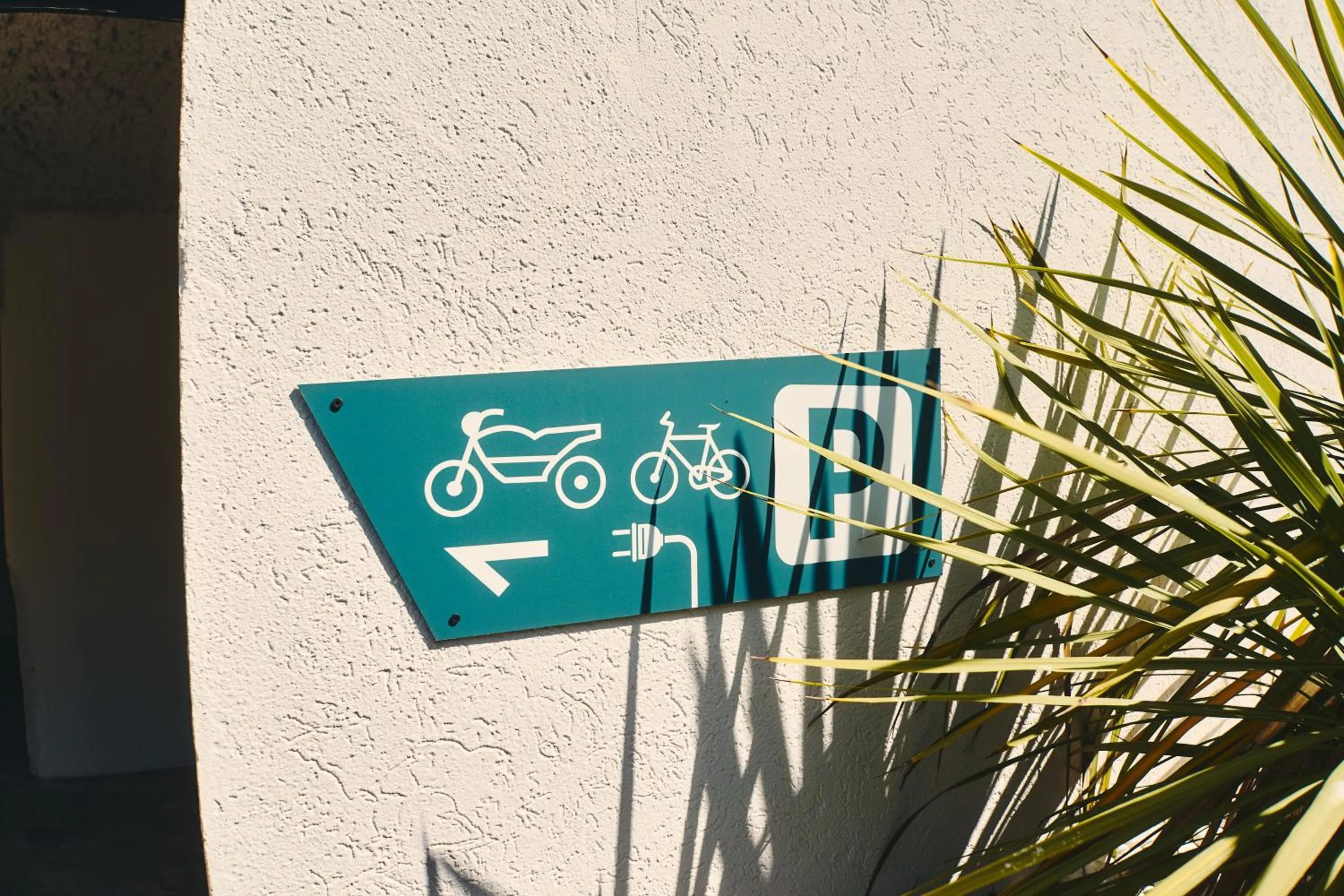 Parking in Hotel Le Quetzal