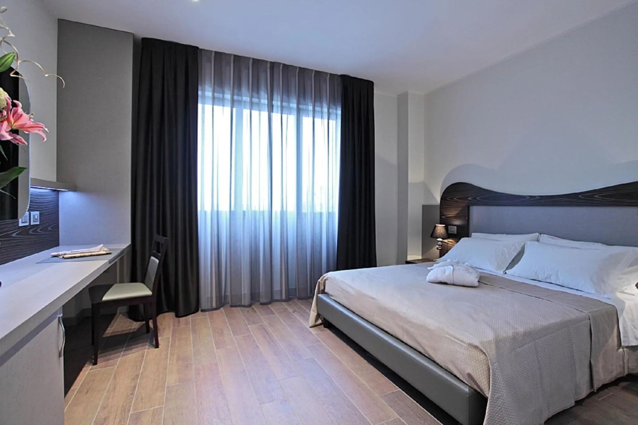 Bedroom, Bed in Grand Hotel Forlì