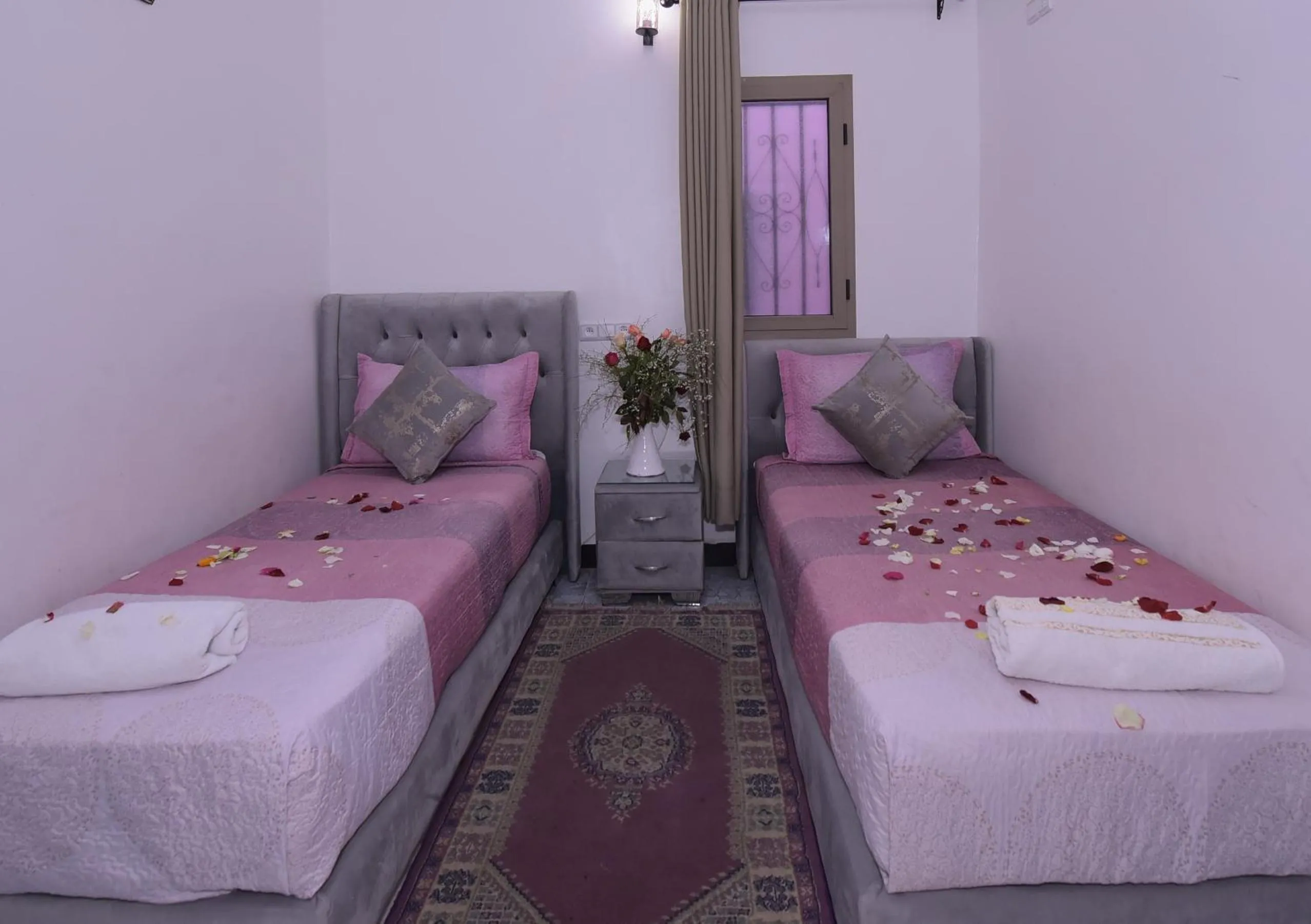 Twin Room in Hotel Riad Fantasia