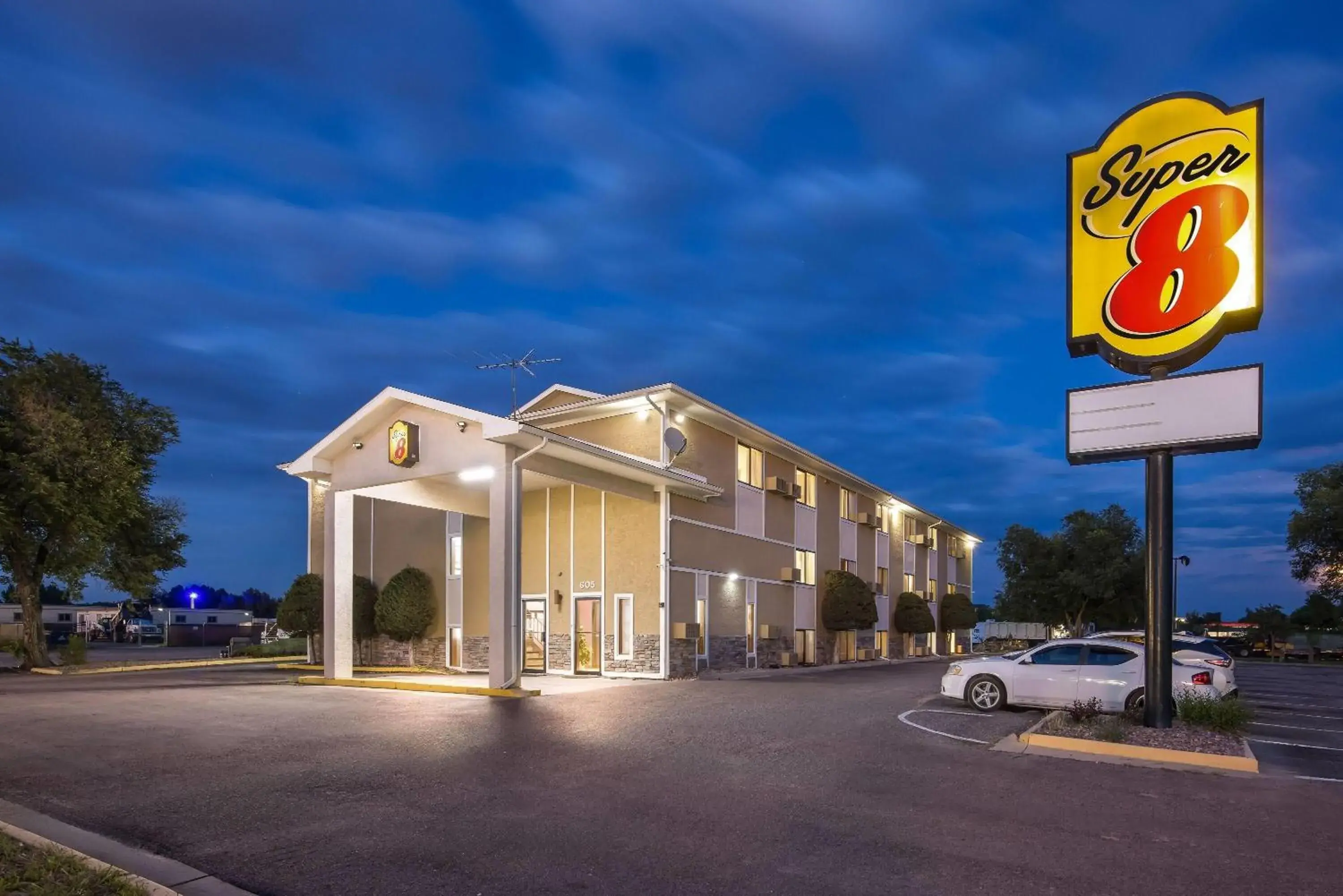 Property building in Super 8 by Wyndham Colorado Springs Peterson Space Force Property building in Super 8 by Wyndham Colorado Springs Peterson Space Force