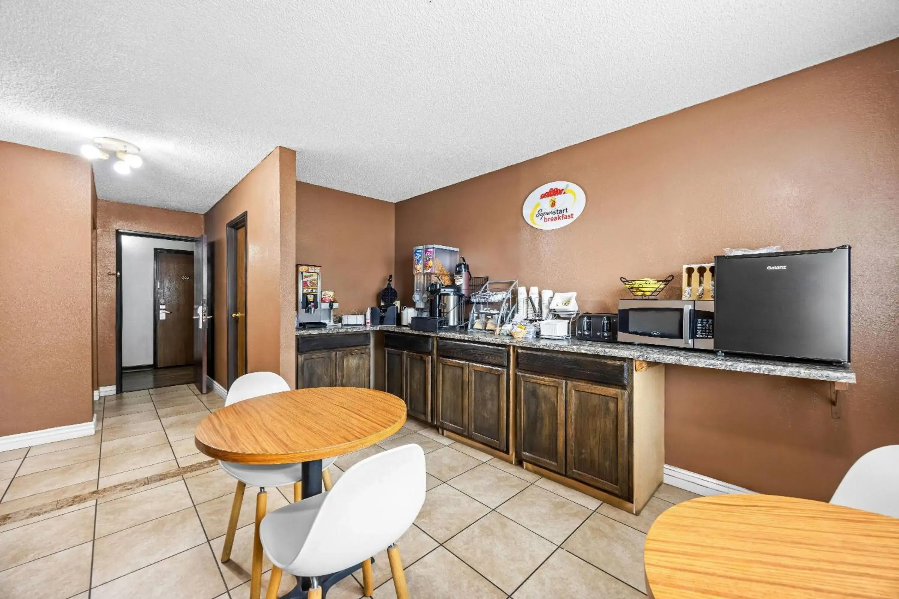 Restaurant/places to eat in Super 8 by Wyndham Colorado Springs Peterson Space Force Restaurant/places to eat in Super 8 by Wyndham Colorado Springs Peterson Space Force