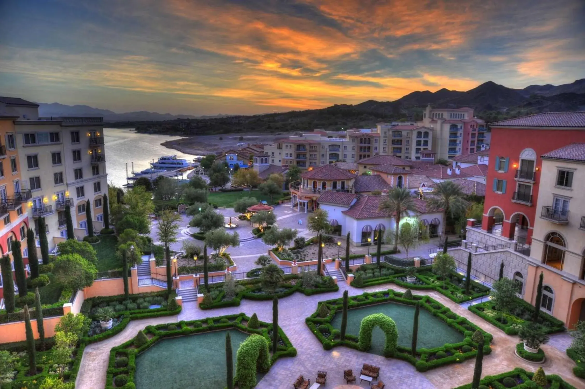 Property building in Hilton Lake Las Vegas Resort & Spa Property building in Hilton Lake Las Vegas Resort & Spa