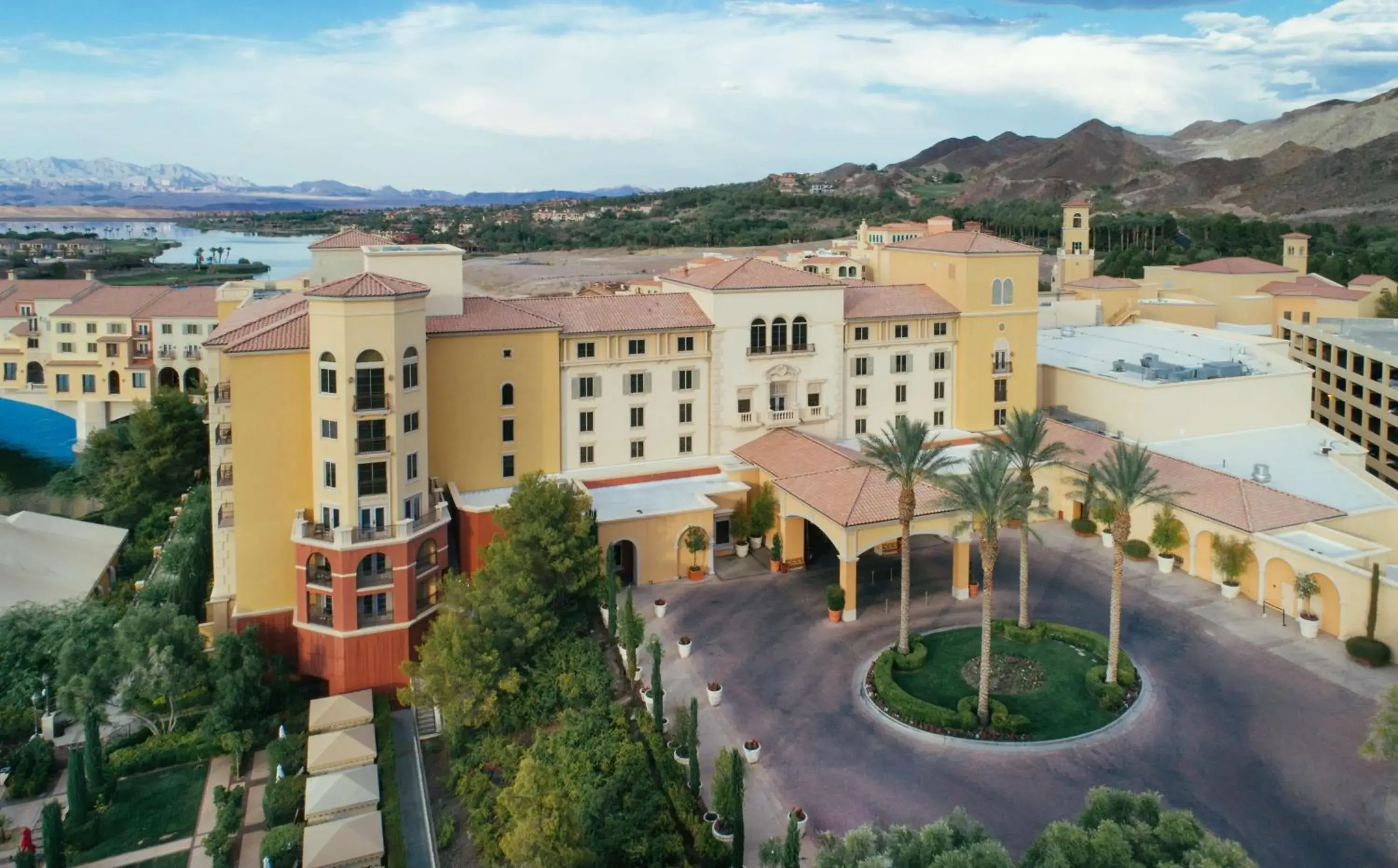 Property building in Hilton Lake Las Vegas Resort & Spa Property building in Hilton Lake Las Vegas Resort & Spa