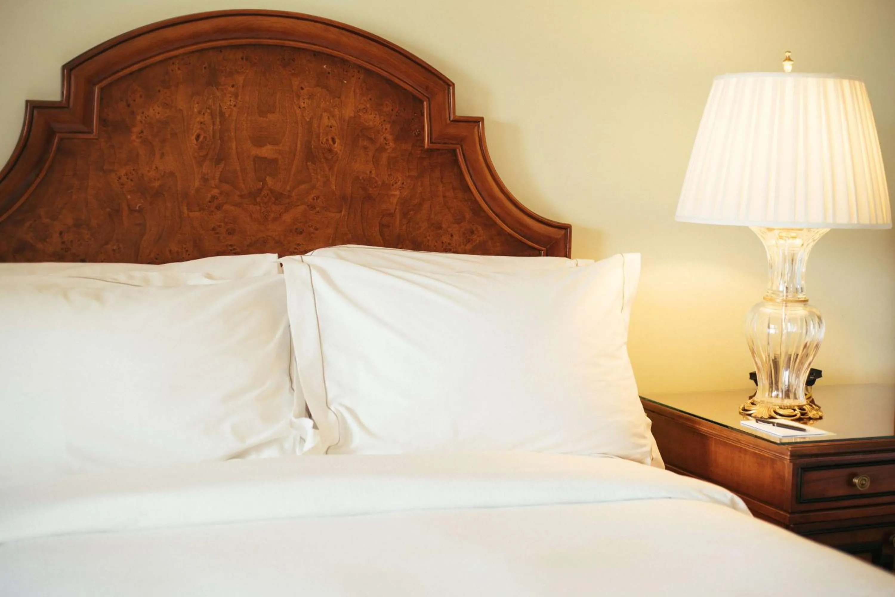 Bed in Hilton Lake Las Vegas Resort & Spa