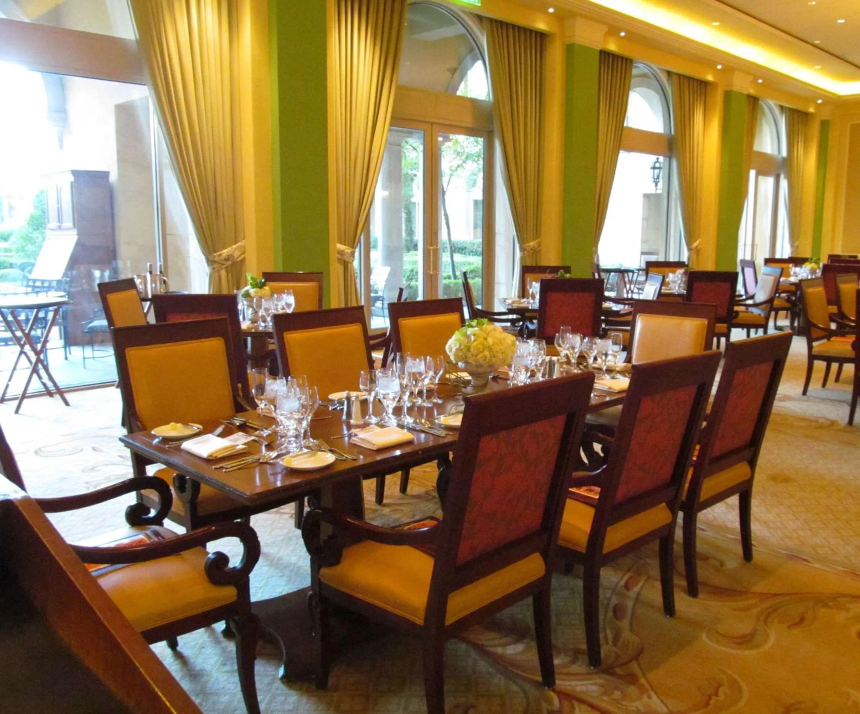 Restaurant/places to eat in Hilton Lake Las Vegas Resort & Spa