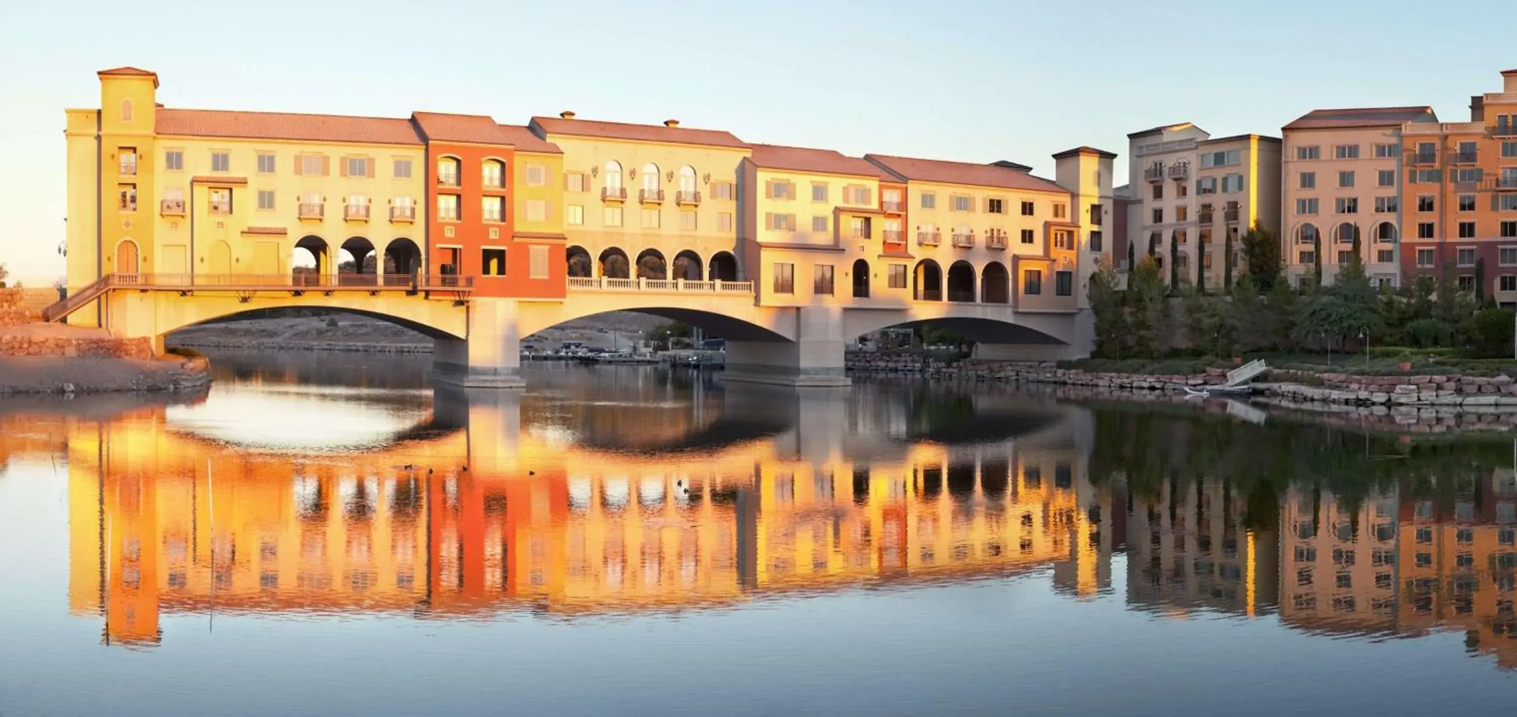 Property building in Hilton Lake Las Vegas Resort & Spa Property building in Hilton Lake Las Vegas Resort & Spa