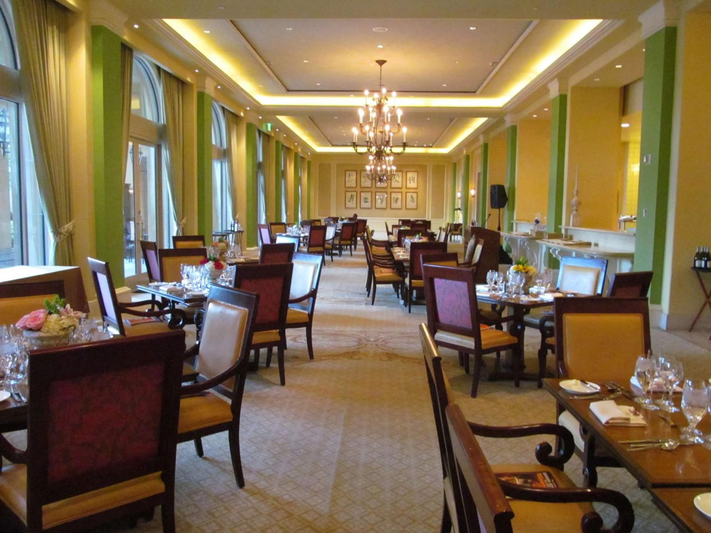 Restaurant/places to eat in Hilton Lake Las Vegas Resort & Spa