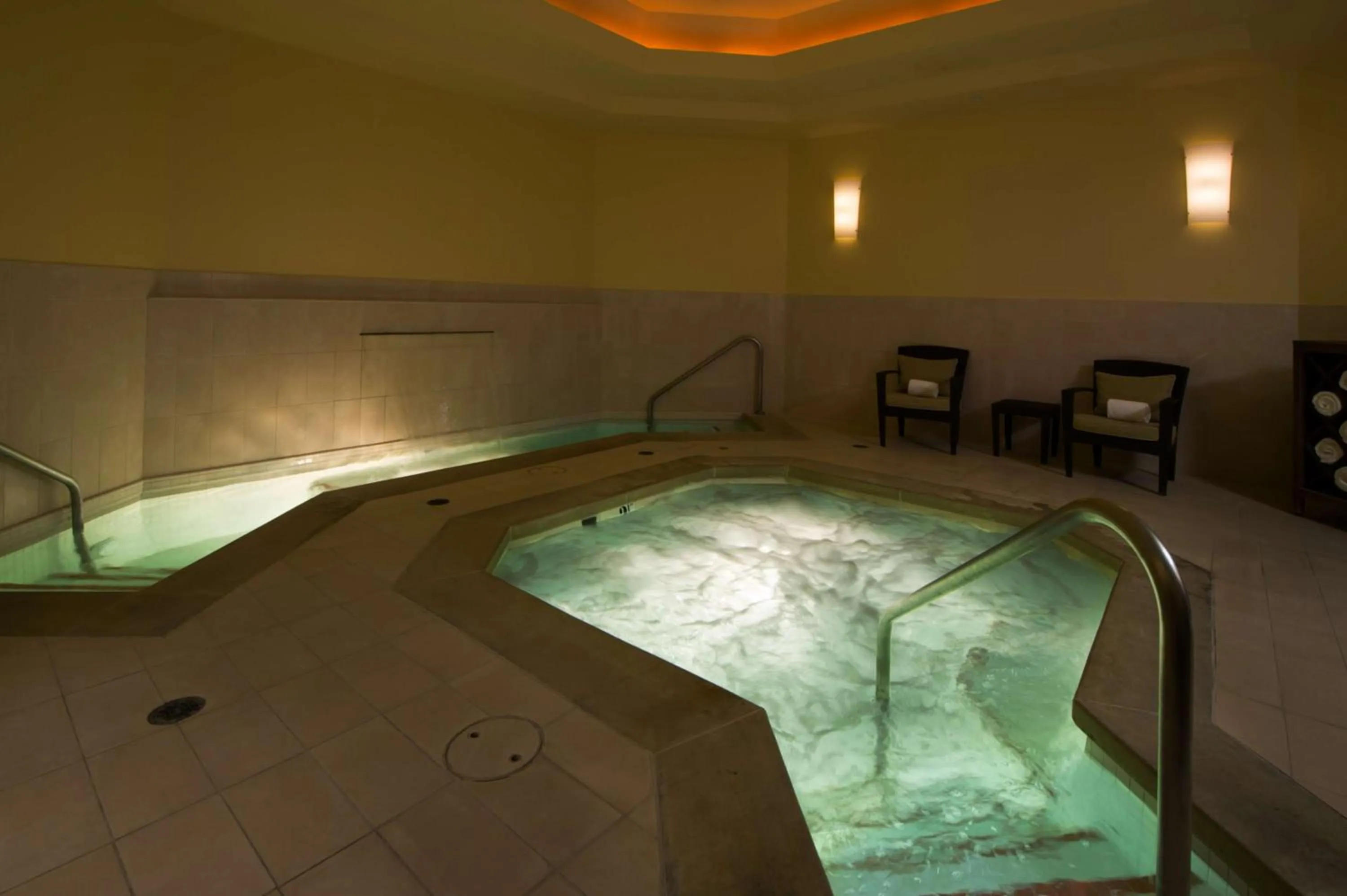Hot Tub in Hilton Lake Las Vegas Resort & Spa