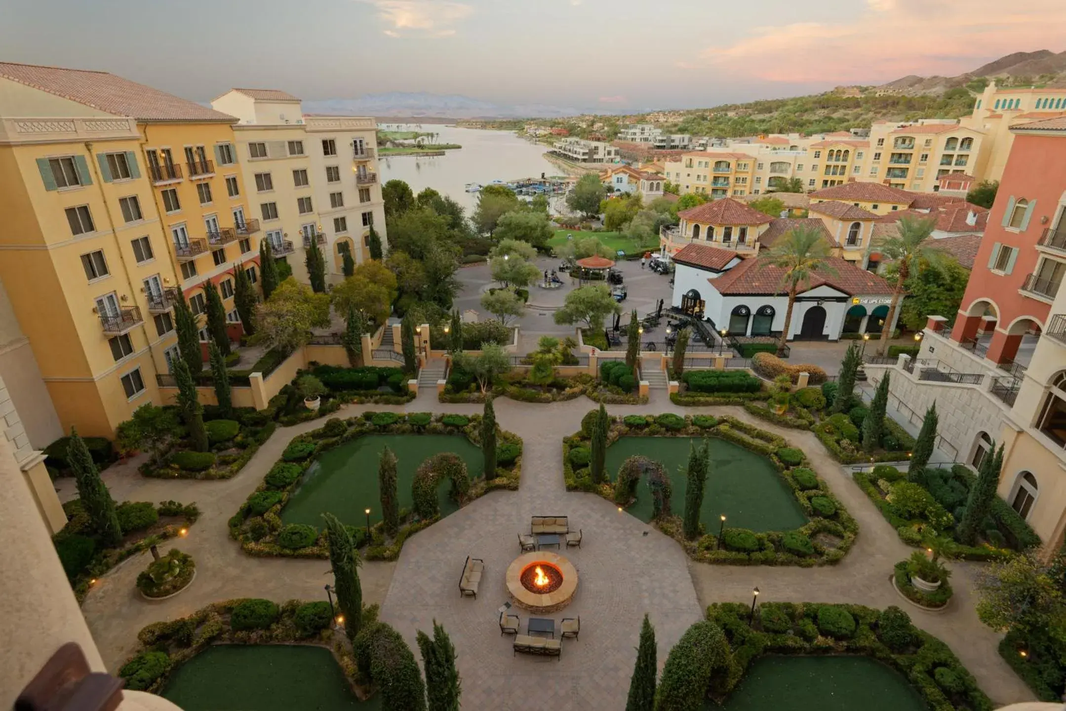 Property building in Hilton Lake Las Vegas Resort & Spa Property building in Hilton Lake Las Vegas Resort & Spa