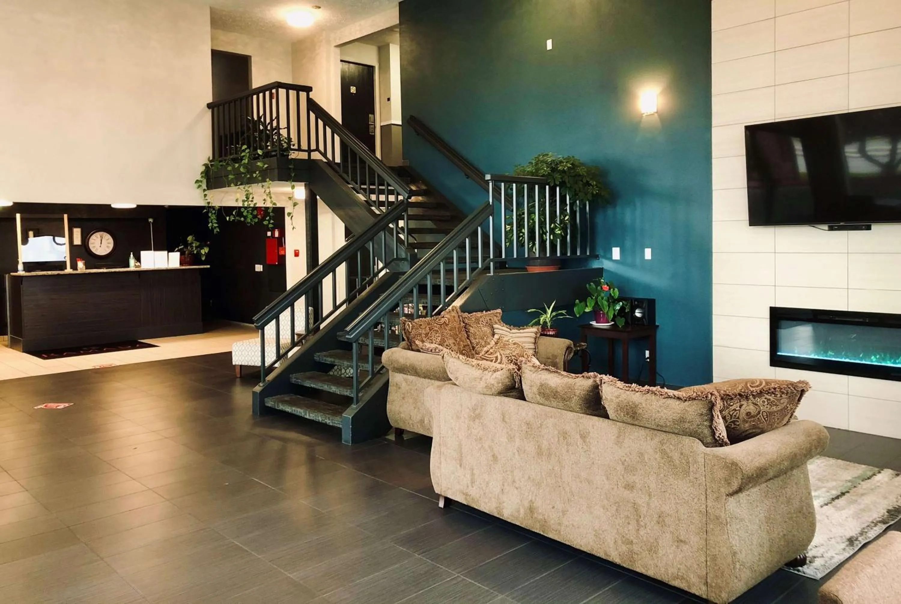 Lobby or reception in Ramada by Wyndham Spokane Valley