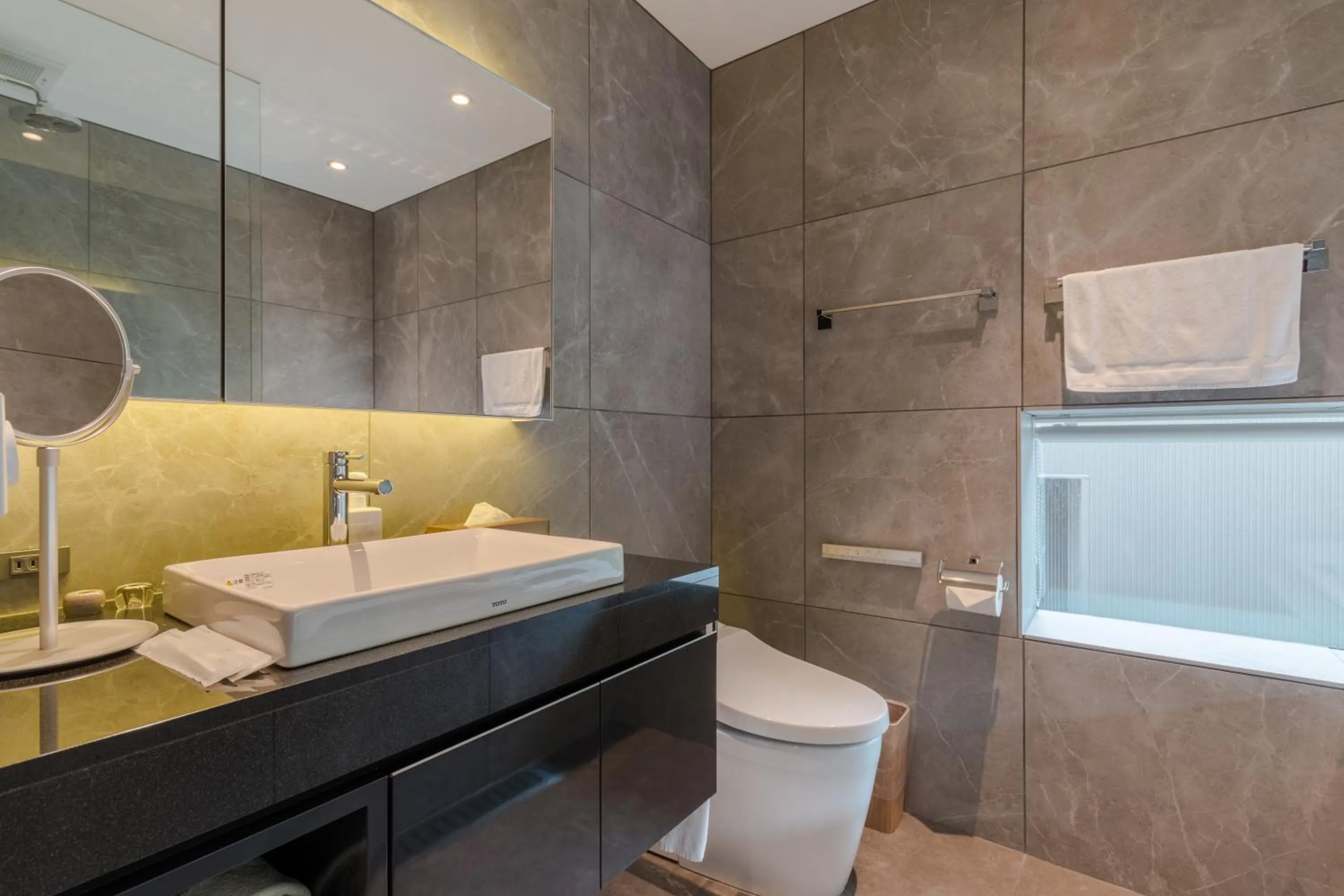 Bathroom in Boheme by H2 Life