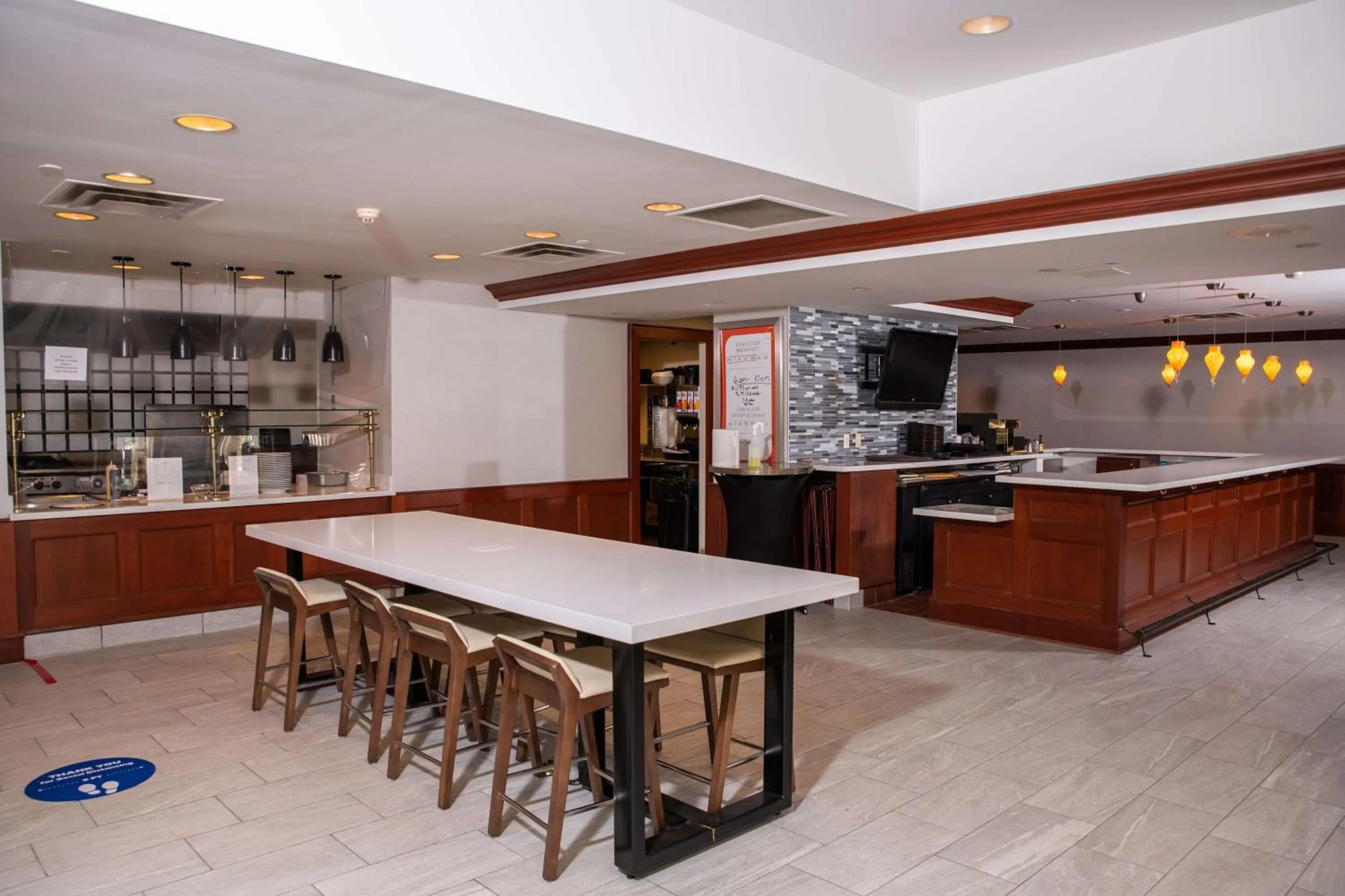 Restaurant/places to eat in Hilton Garden Inn Erie