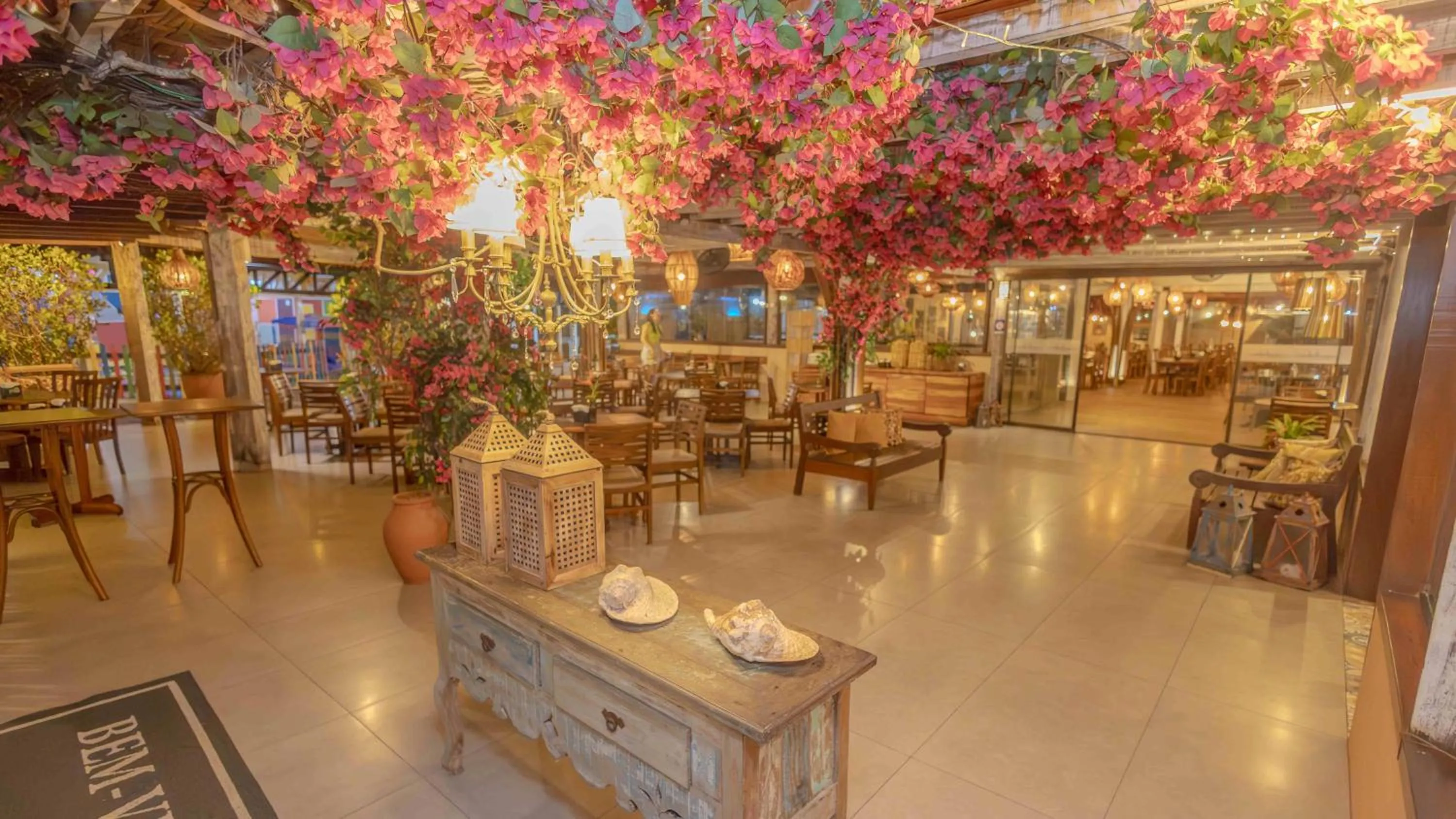 Restaurant/places to eat in Jardim Atlântico Beach Resort