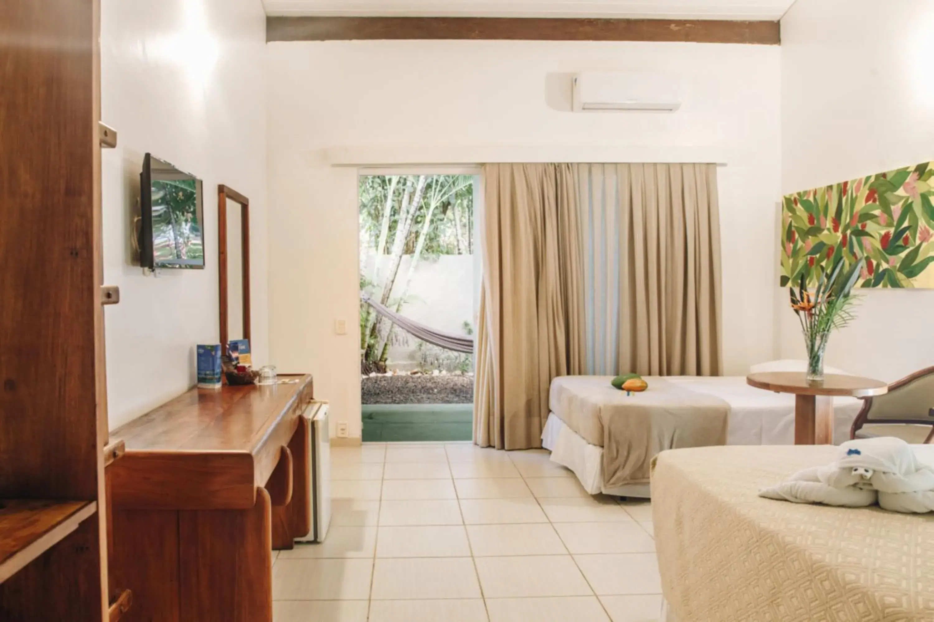 Deluxe Double Room (2 Adults + 1 Child) in Jardim Atlântico Beach Resort Deluxe Double Room (2 Adults + 1 Child) in Jardim Atlântico Beach Resort