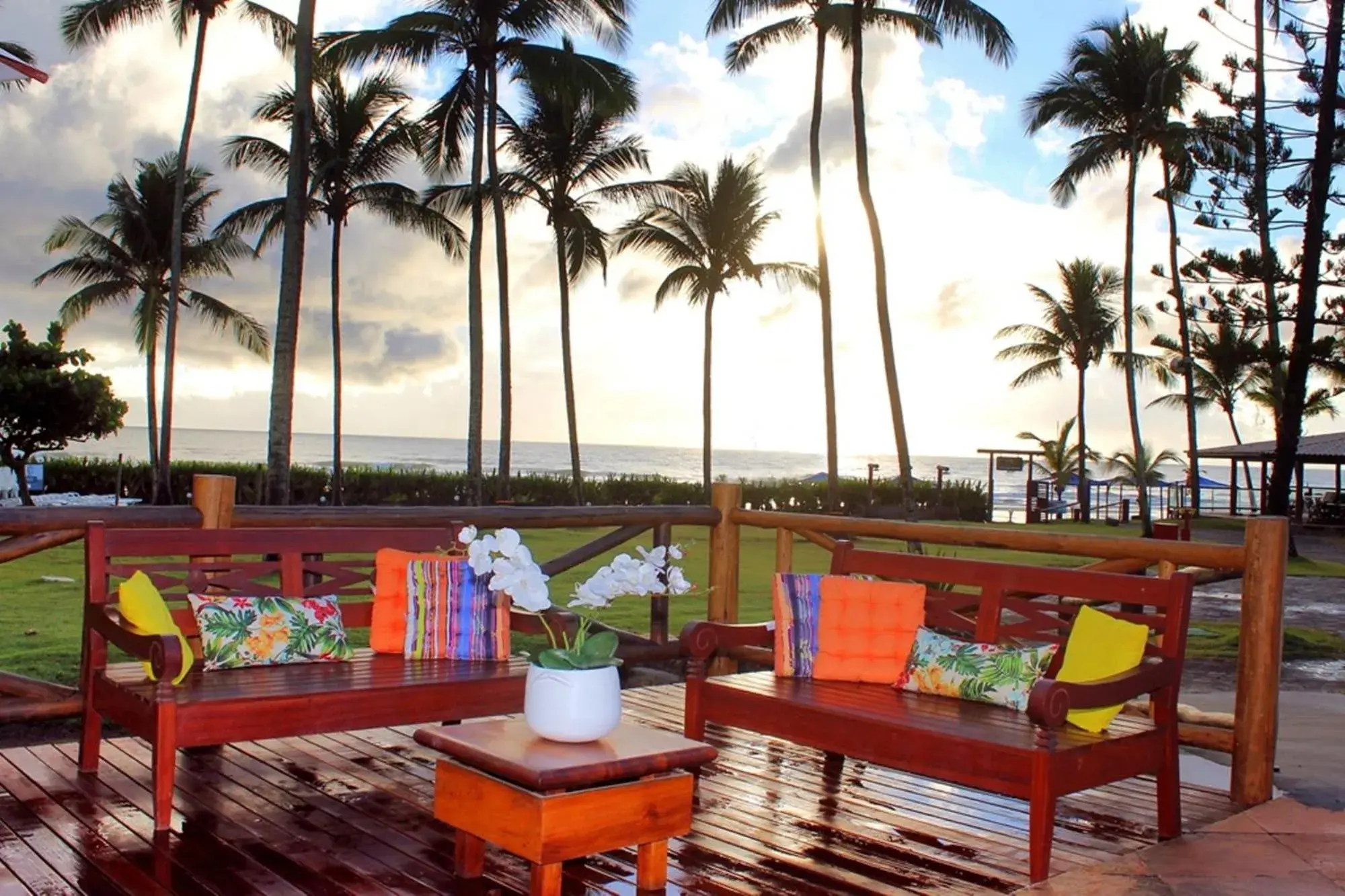 Lounge or bar in Jardim Atlântico Beach Resort Lounge or bar in Jardim Atlântico Beach Resort