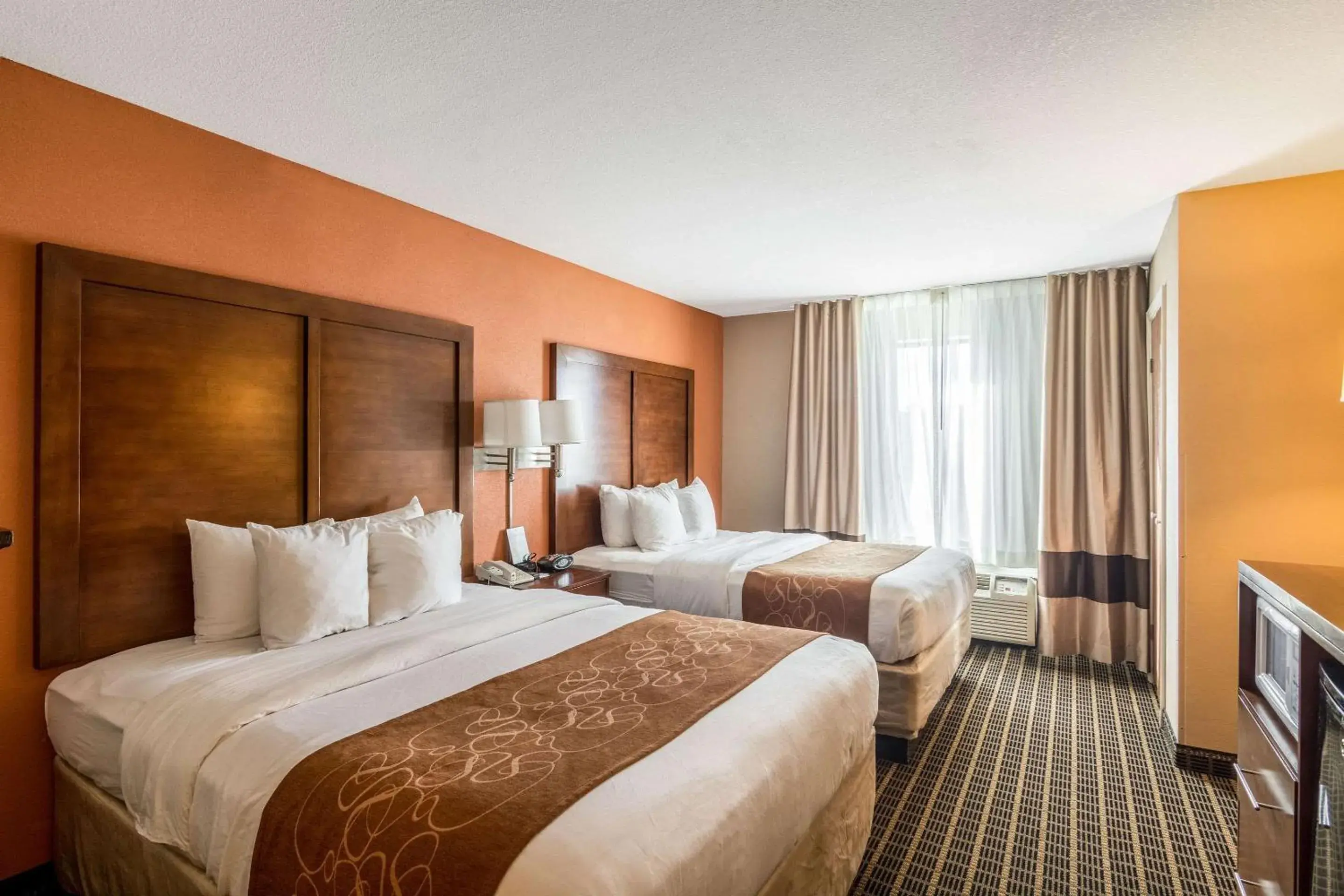 Bedroom, Bed in Comfort Suites Bedroom, Bed in Comfort Suites