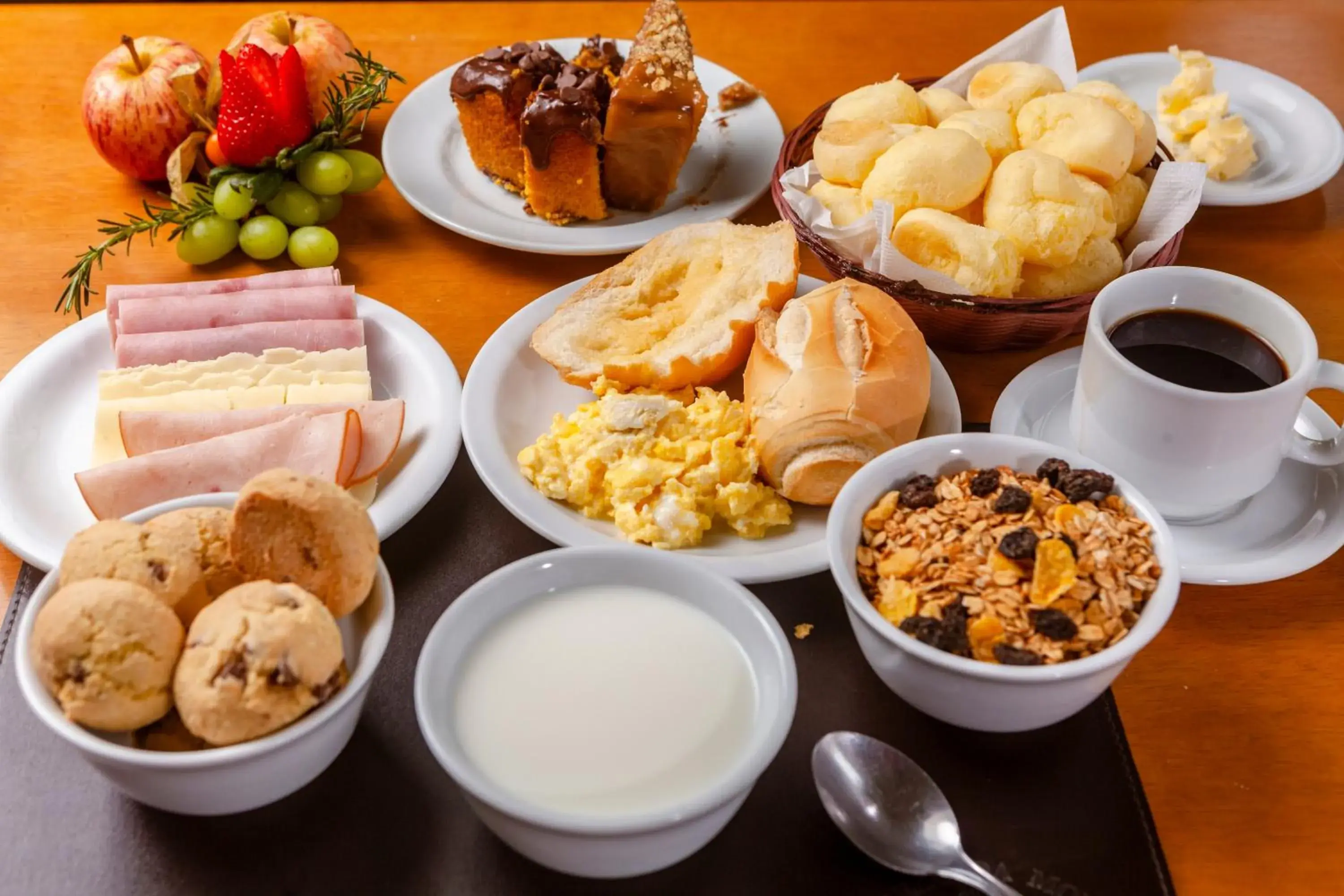 Buffet breakfast in Hotel Leão da Montanha Buffet breakfast in Hotel Leão da Montanha