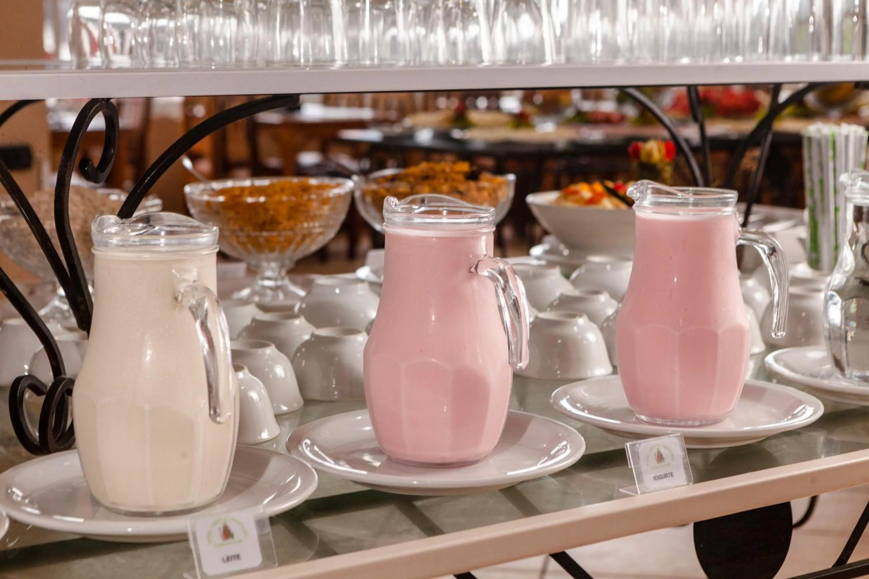 Buffet breakfast in Hotel Leão da Montanha