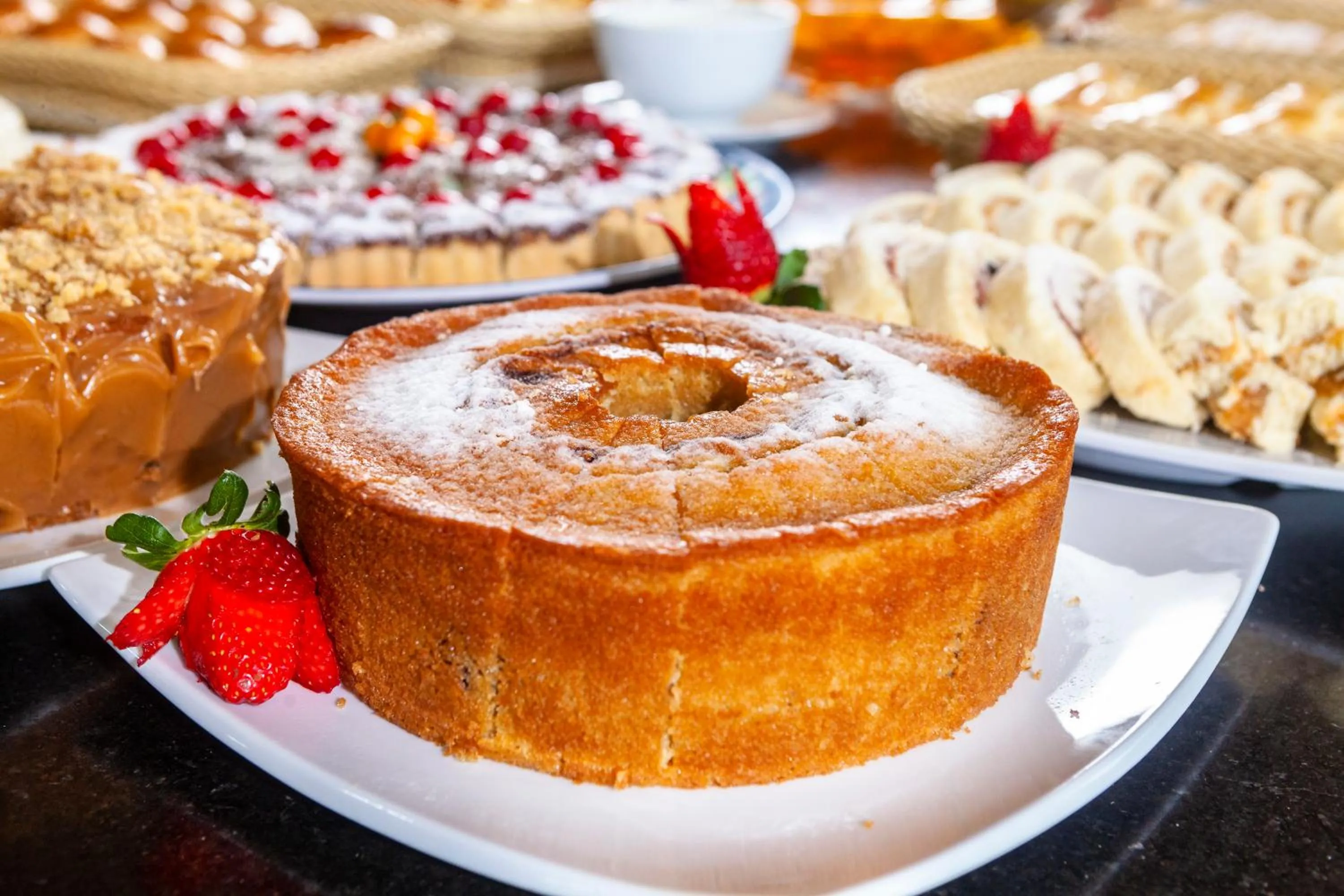 Buffet breakfast in Hotel Leão da Montanha