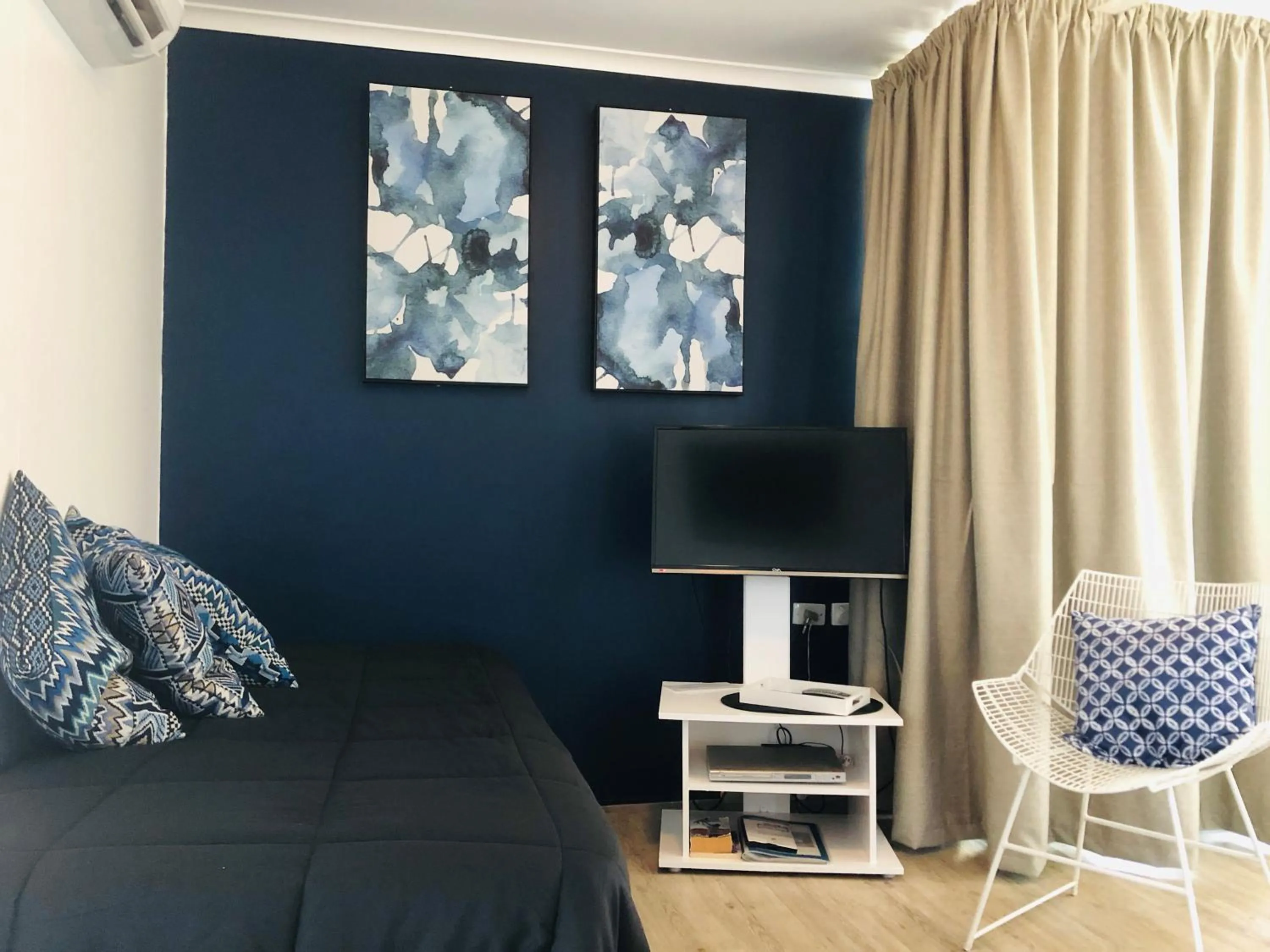 TV and multimedia in Maroochy River Bungalows