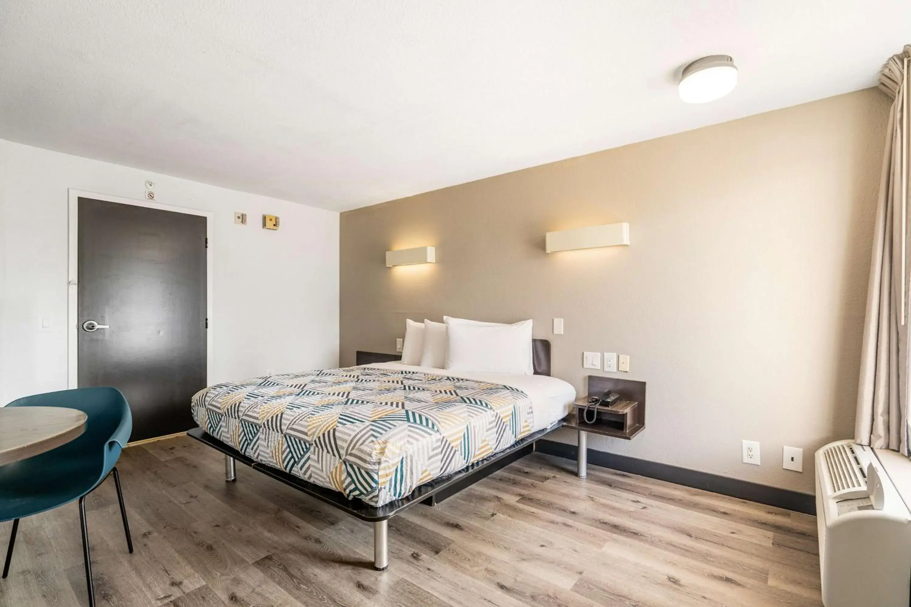 Bedroom, Bed in Motel 6 - Augusta, GA Bedroom, Bed in Motel 6 - Augusta, GA